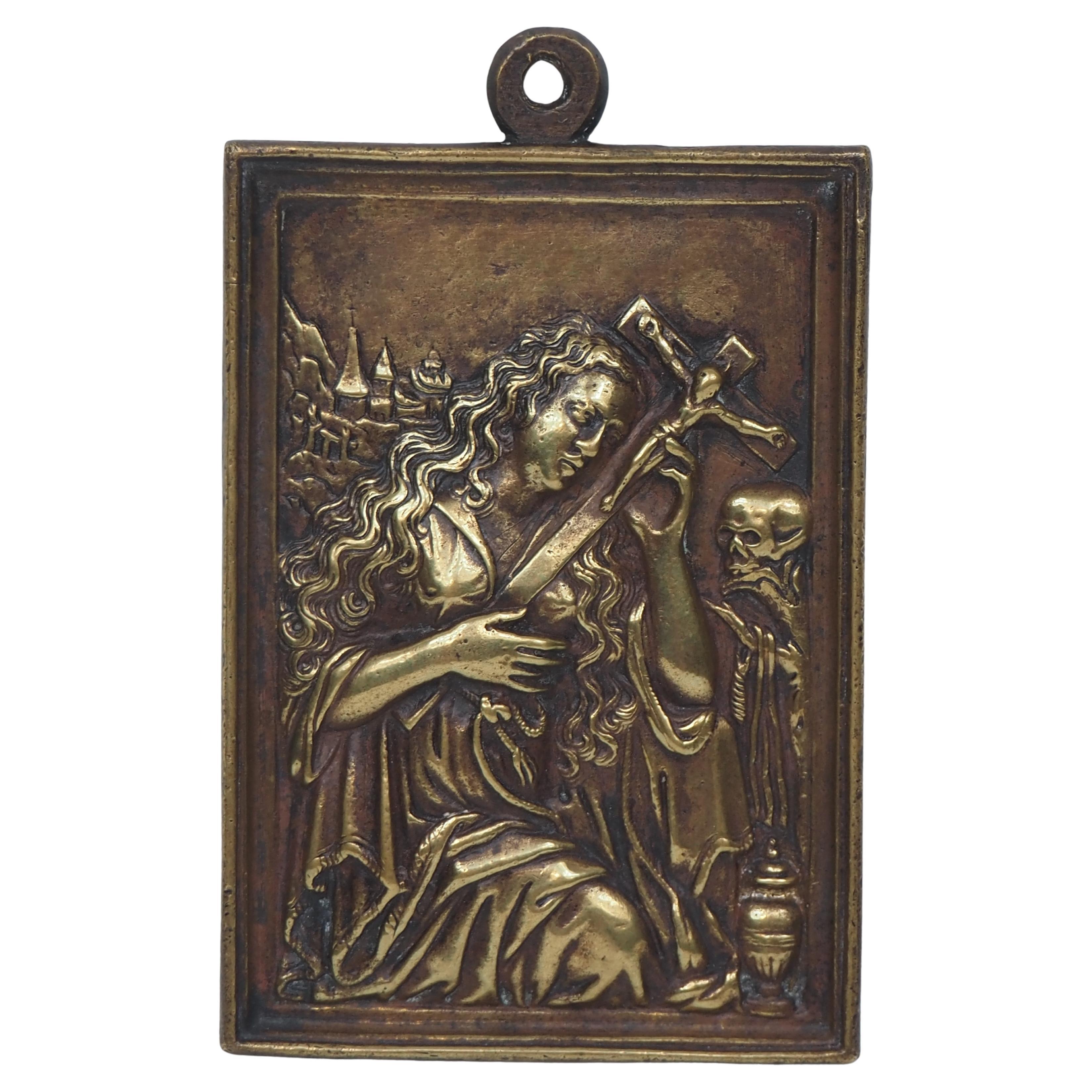 Mary Magdalene in Penitence, Cast bronze relief, 16th/17th century en vente
