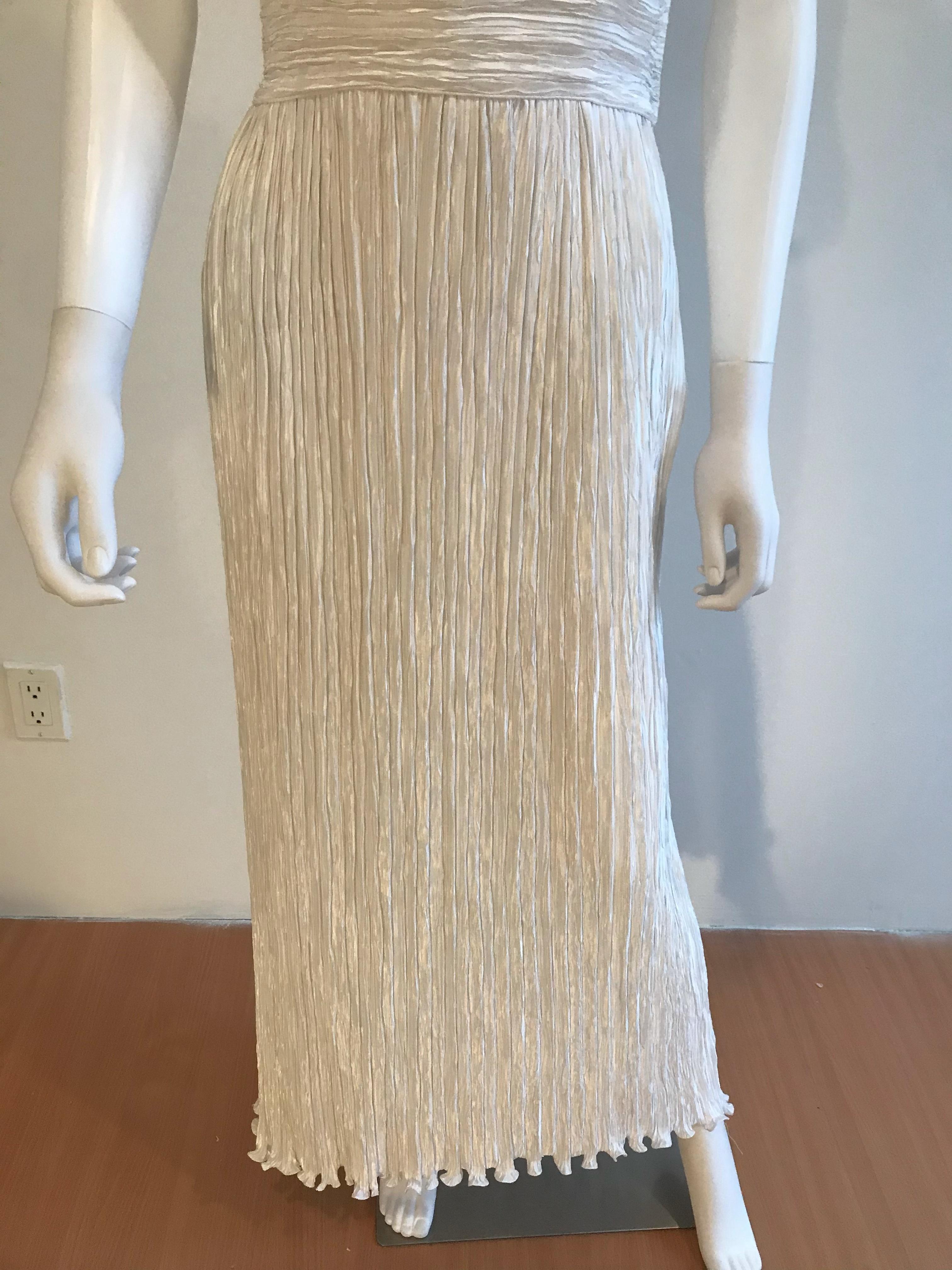 Women's Mary McFadden Beaded Plisse Criss Cross White Gown For Sale