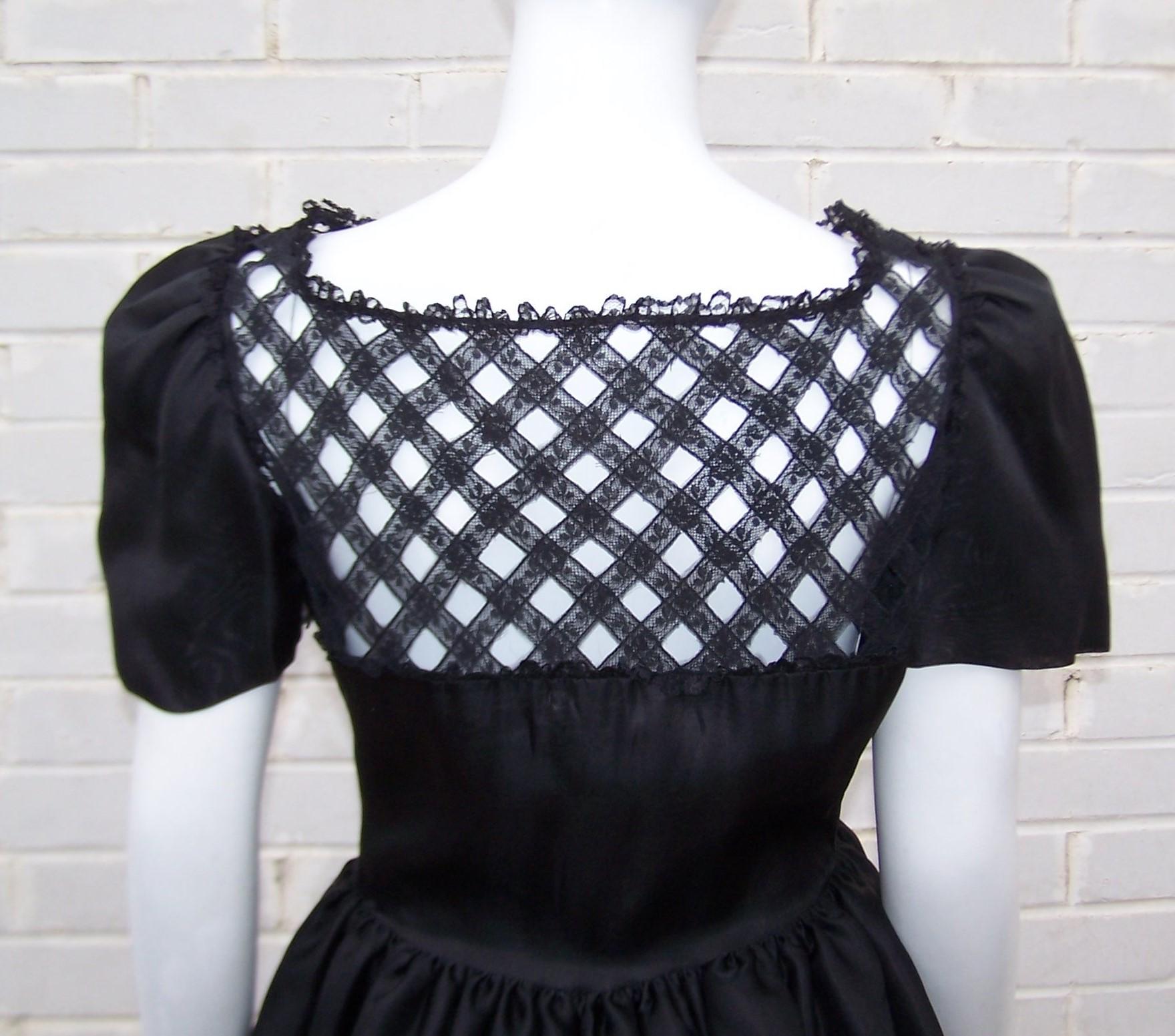 MARY MCFADDEN Schwarzes Organzakleid aus Seide mit Spitze, 1980er Jahre im Angebot 8