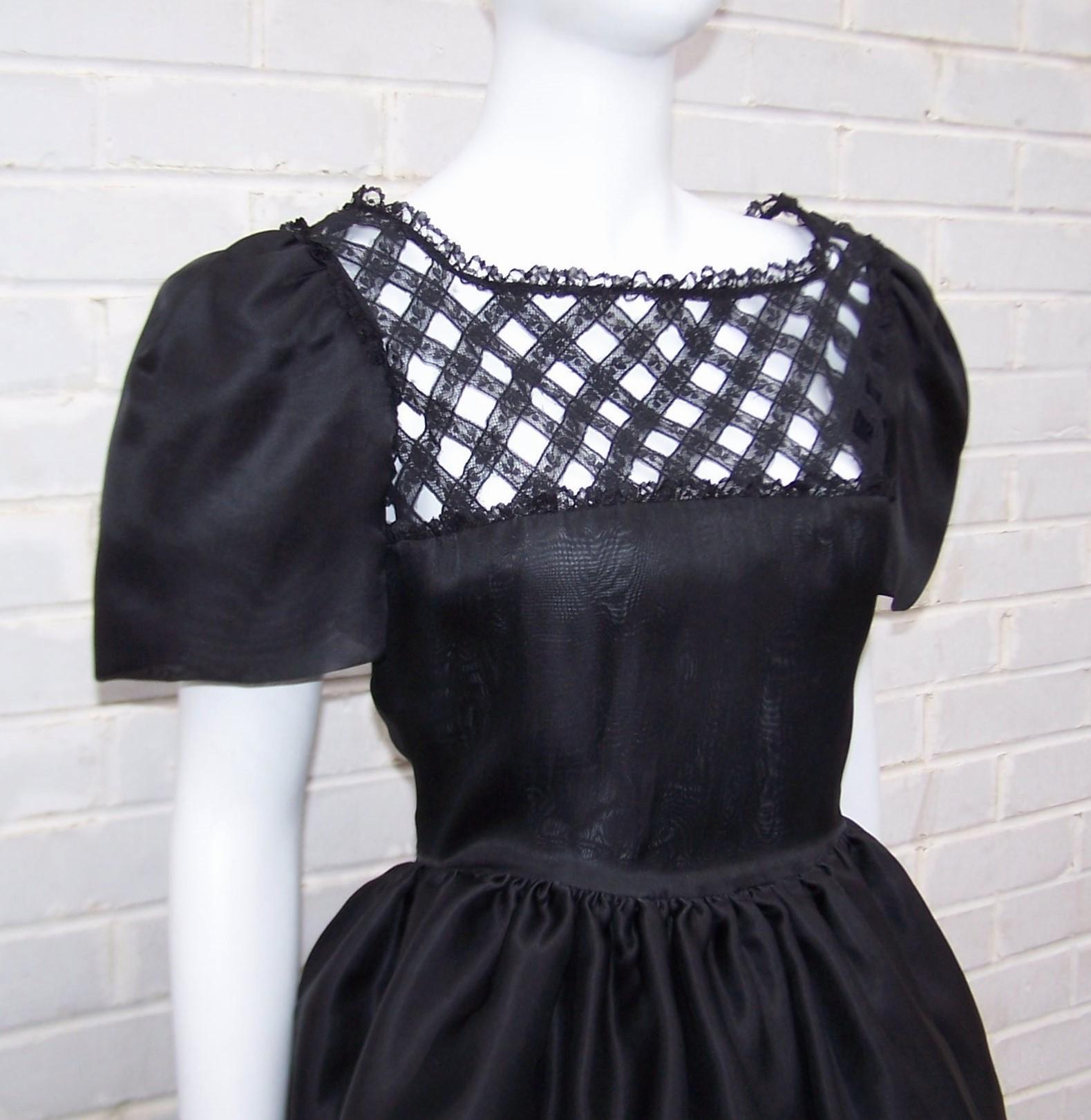 MARY MCFADDEN Schwarzes Organzakleid aus Seide mit Spitze, 1980er Jahre im Angebot 1
