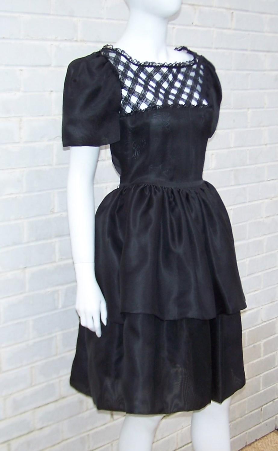 MARY MCFADDEN Schwarzes Organzakleid aus Seide mit Spitze, 1980er Jahre im Angebot 2
