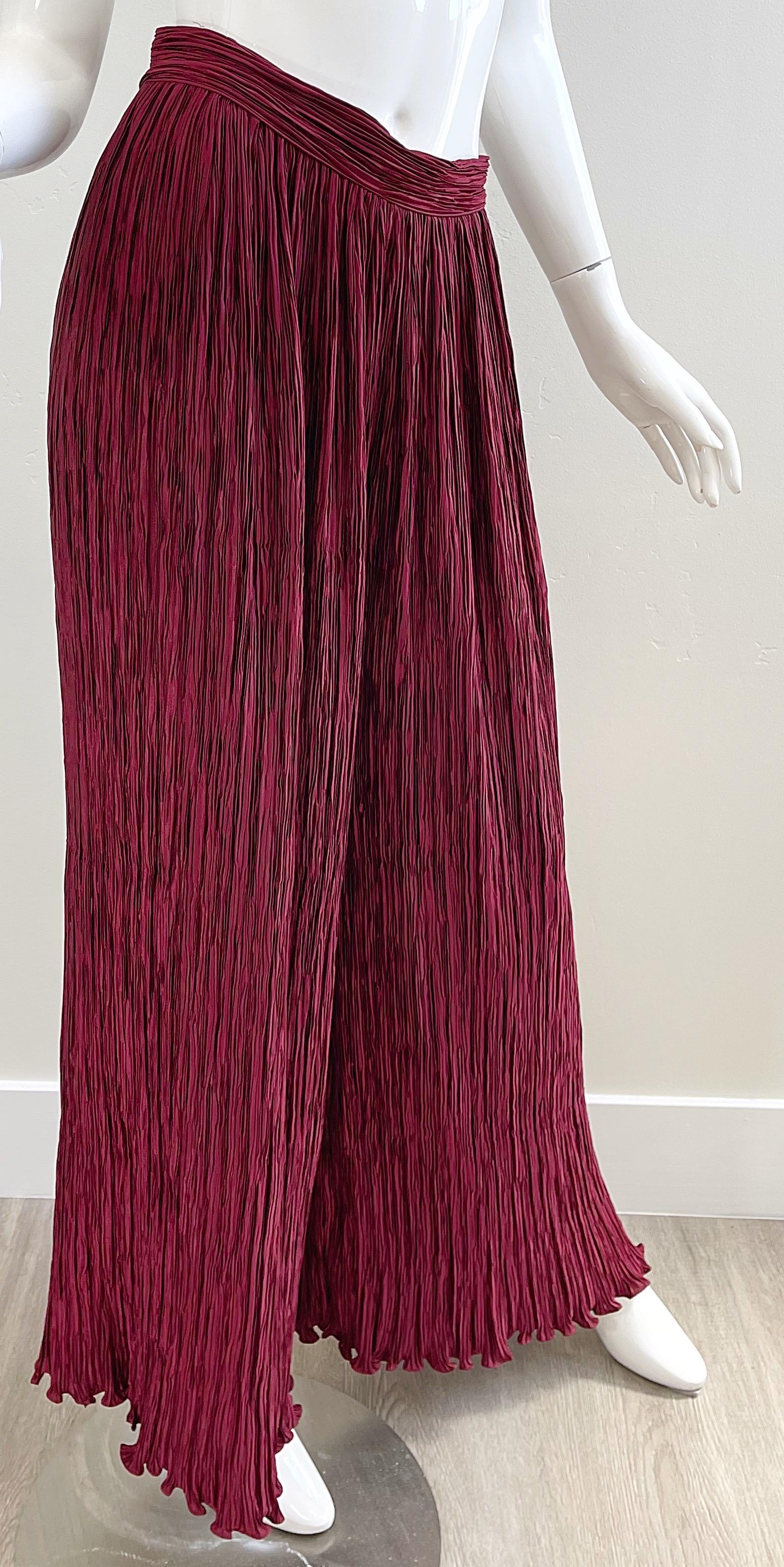 Chic early 90s MARY MCFADDEN burgundy / maroon high waisted wide leg palazzo trousers ! Signature McFadden fortune pleats. Rich burgundy color matches practically anything, and is great for anytime of year. Hidden zipper up the back with