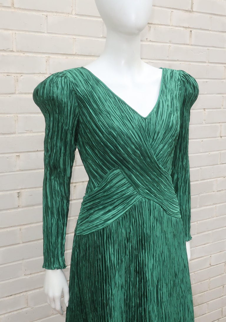 Women's Mary McFadden Couture Emerald Green Cocktail Dress, 1980's For Sale