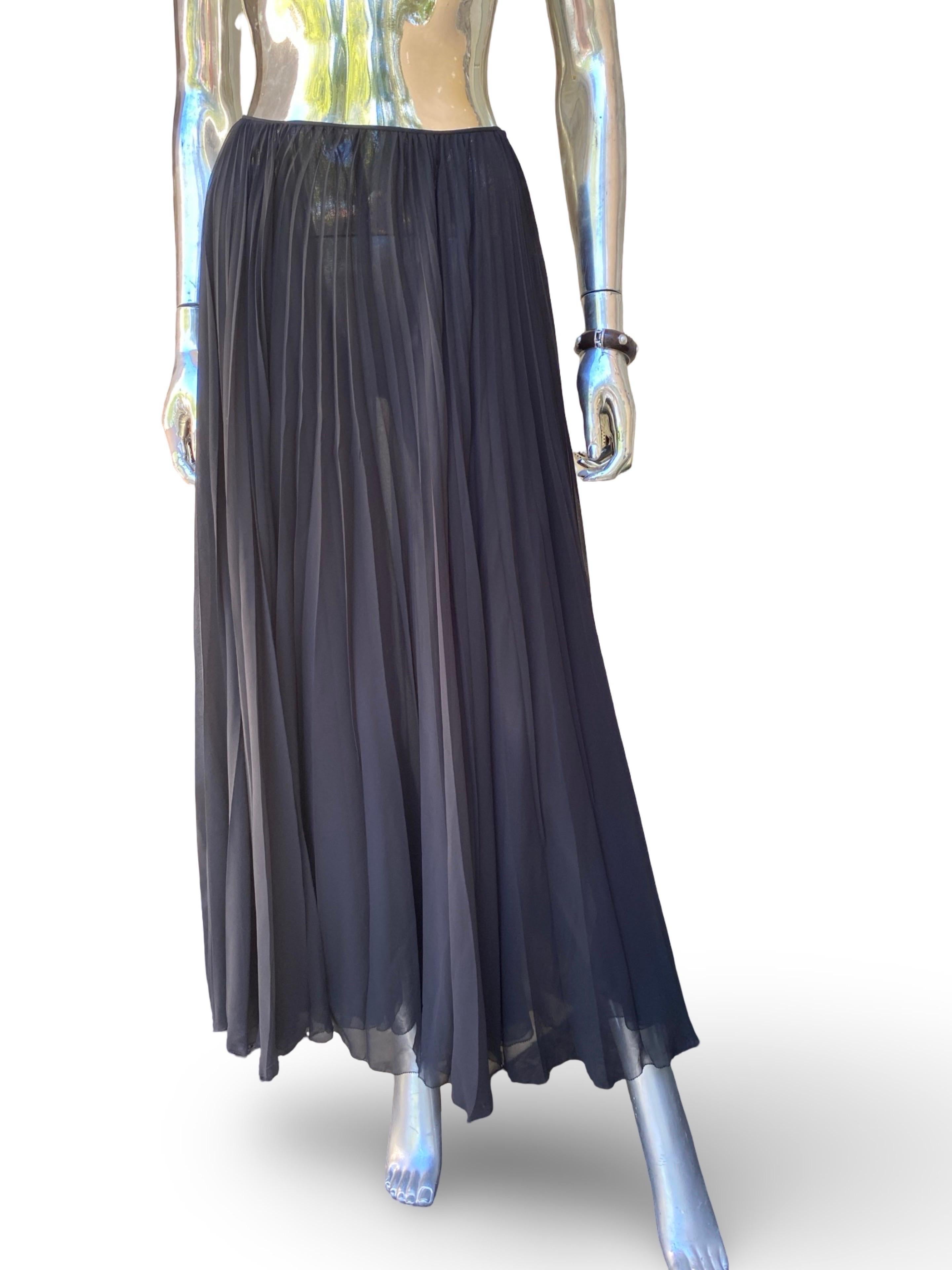 Mary McFadden COUTURE Jupe plissée en mousseline noire Taille 6 en vente 3