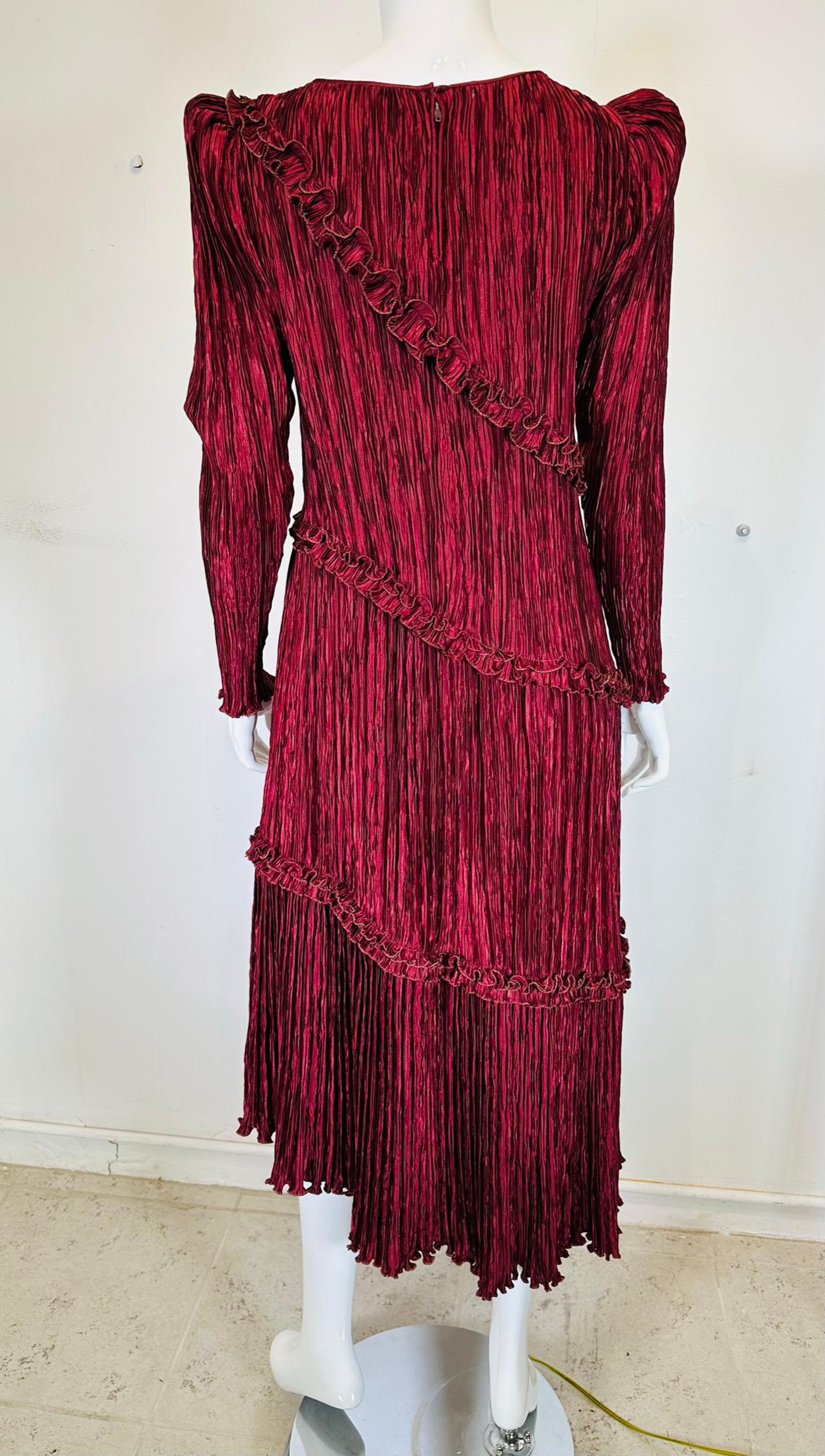 Mary McFadden Garnet & Gold Pleated Peaked Shoulder Asymmetrical Hem Dress 1970s For Sale 2