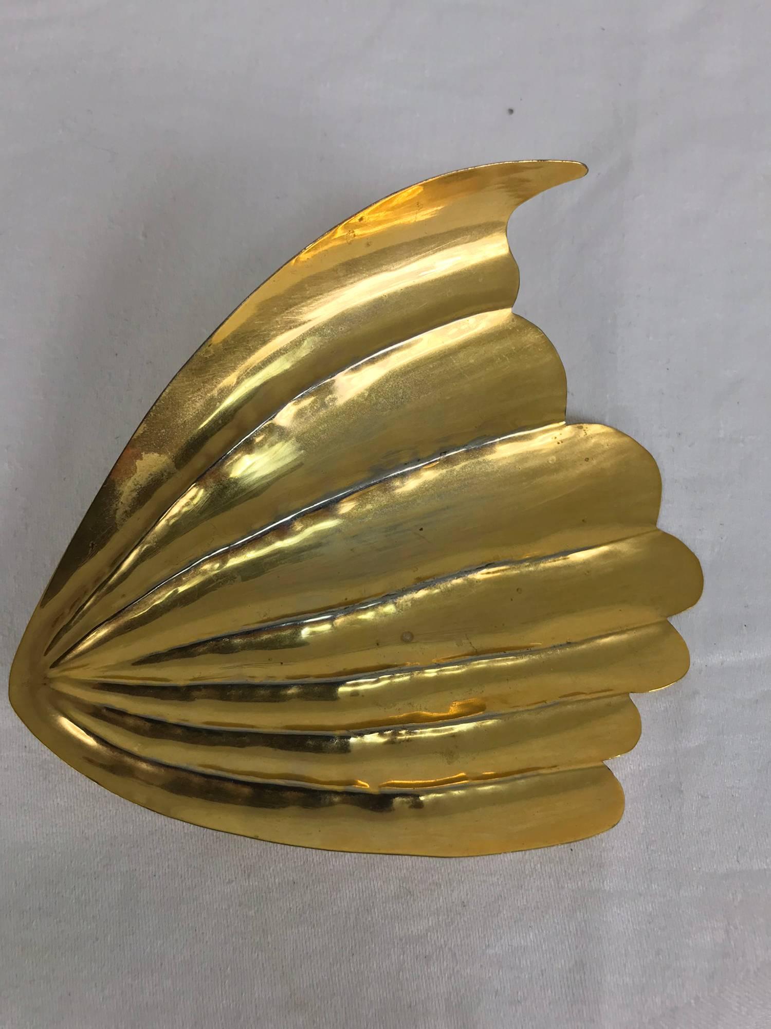 Mary McFadden golden sea shell belt buckle...Marked hand made, this beautiful buckle was made to work with her long cord belts, it also works with scarves (long oblongs of fine silk)...In beautiful condition...4 1/2