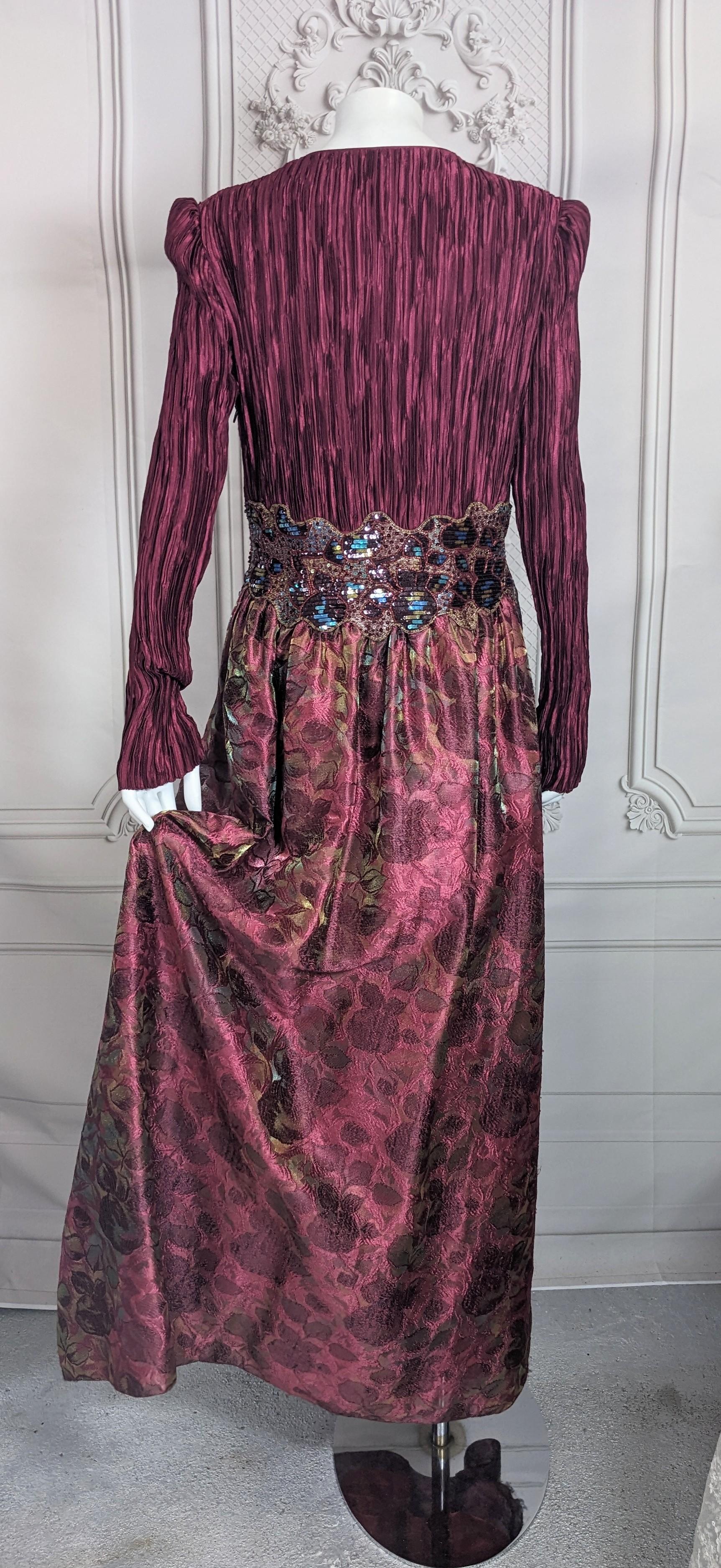 Mary McFadden Vestido de organza plisado y con cuentas en venta 1