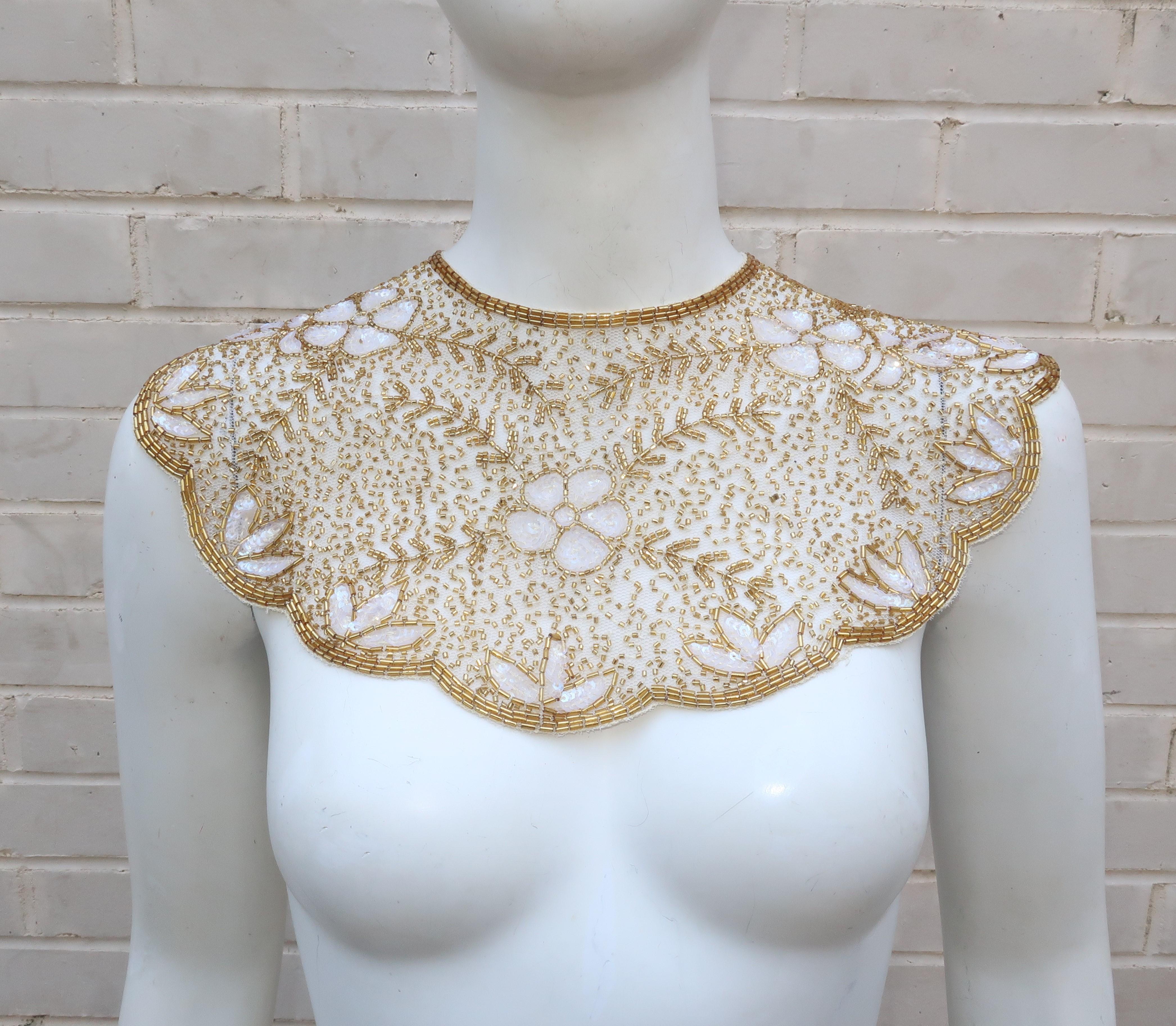 MARY MCFADDEN Pailletten- und Perlenkragenkragen, 1980er Jahre (Beige) im Angebot