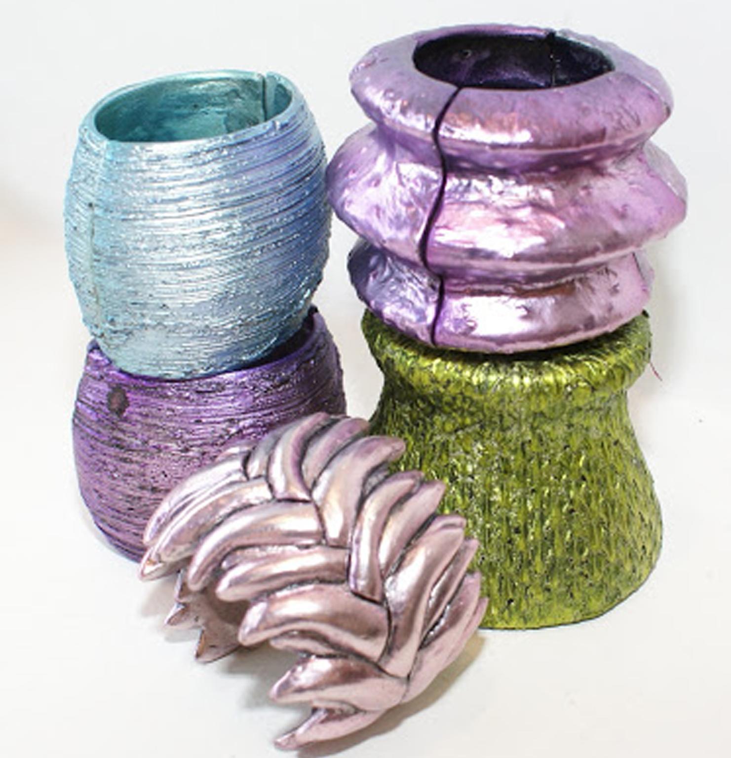 Mary Oros Bracciale a maglie extra larghe in resina acrilica viola in vendita 5