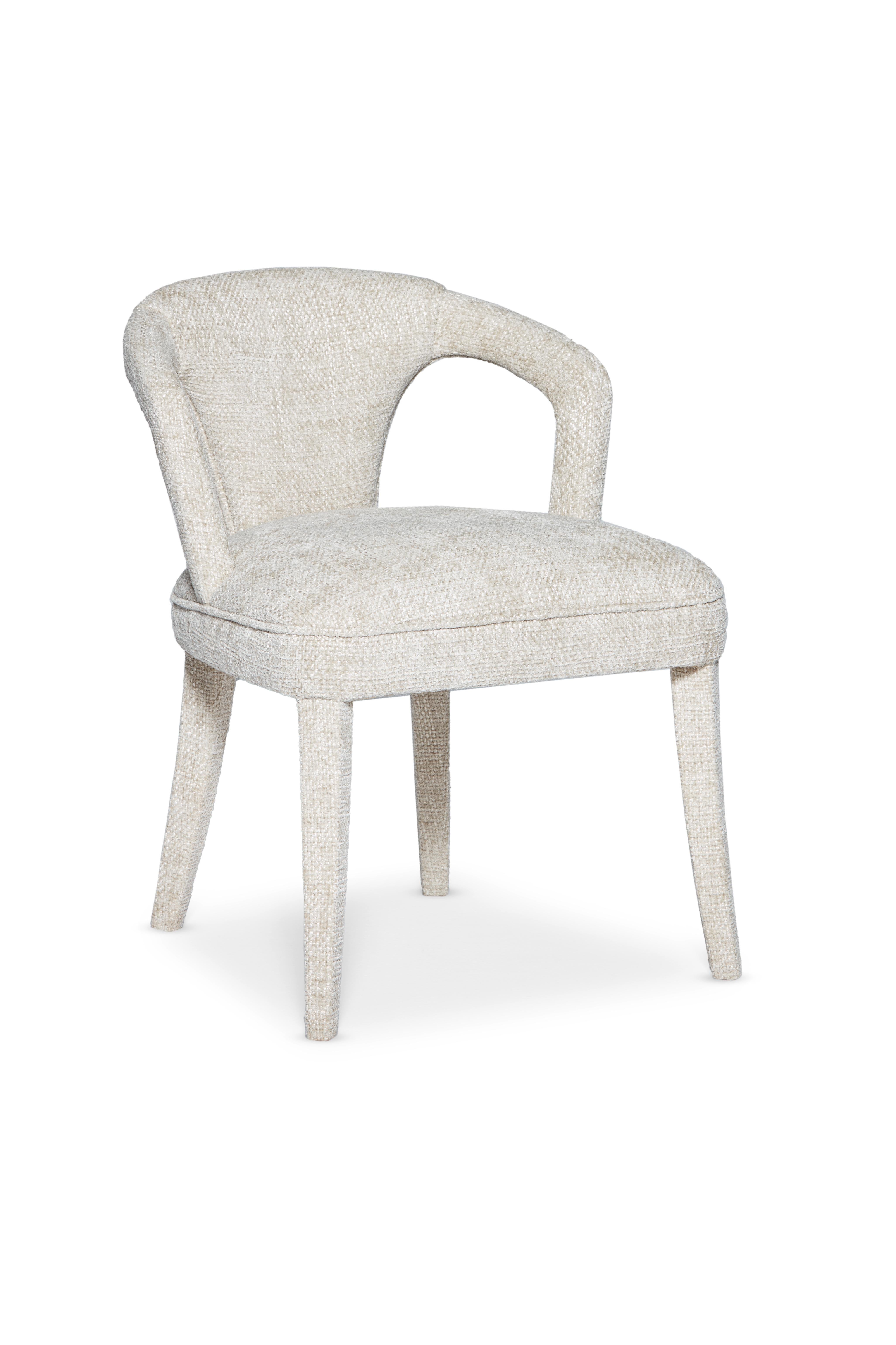 Mary Q Chair by Munna
Dimensions: D 62 x W 58 x H 75 cm. SH: 50 cm.
Materials: Solid wood, foam, and upholstery.
Finish: Bond Chenille, ref. Warm Grey BC01.

Available in all Munna fabrics except Wild Silk. Available in client’s own
material.
