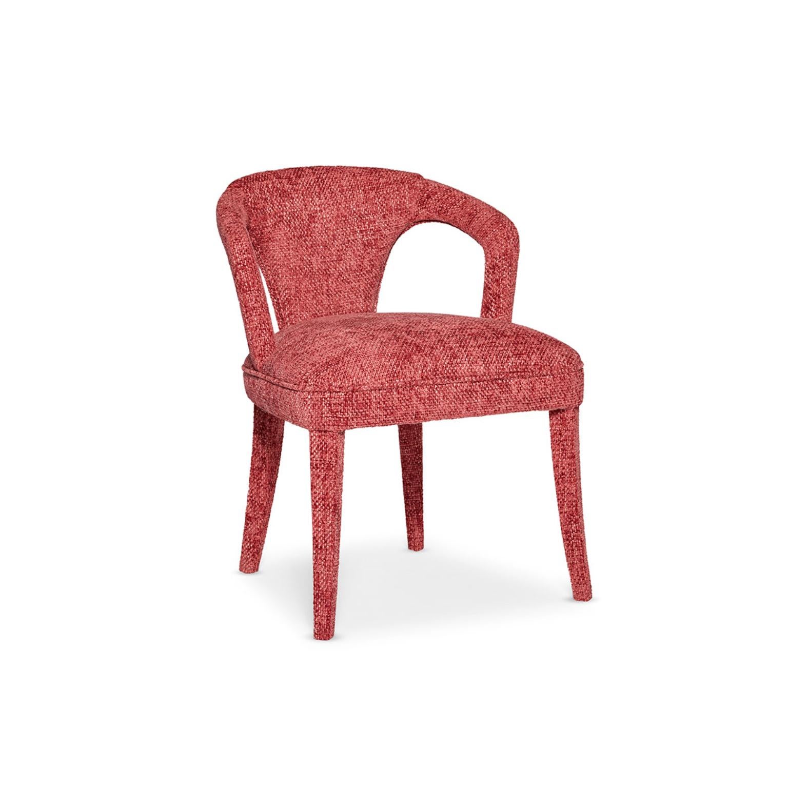 Mary Q Chair by Munna
Dimensions: D 62 x W 58 x H 75 cm. SH: 50 cm.
Materials: Solid wood, foam, and upholstery.
Finish: Bond Chenille, ref. Chilly Pepper BC04.

Available in all Munna fabrics except Wild Silk. Available in client’s own
material.