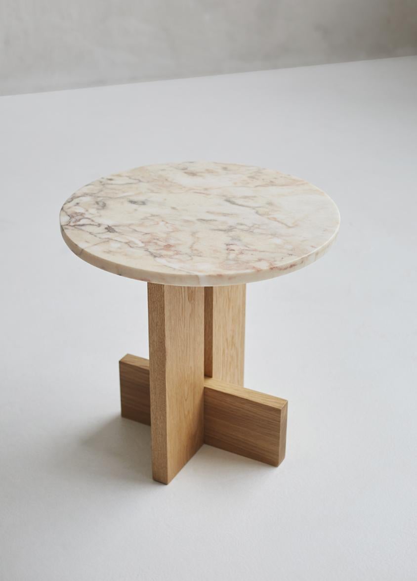 Canadien Table d'appoint Axel en chêne blanc avec dessus en pierre, 18
