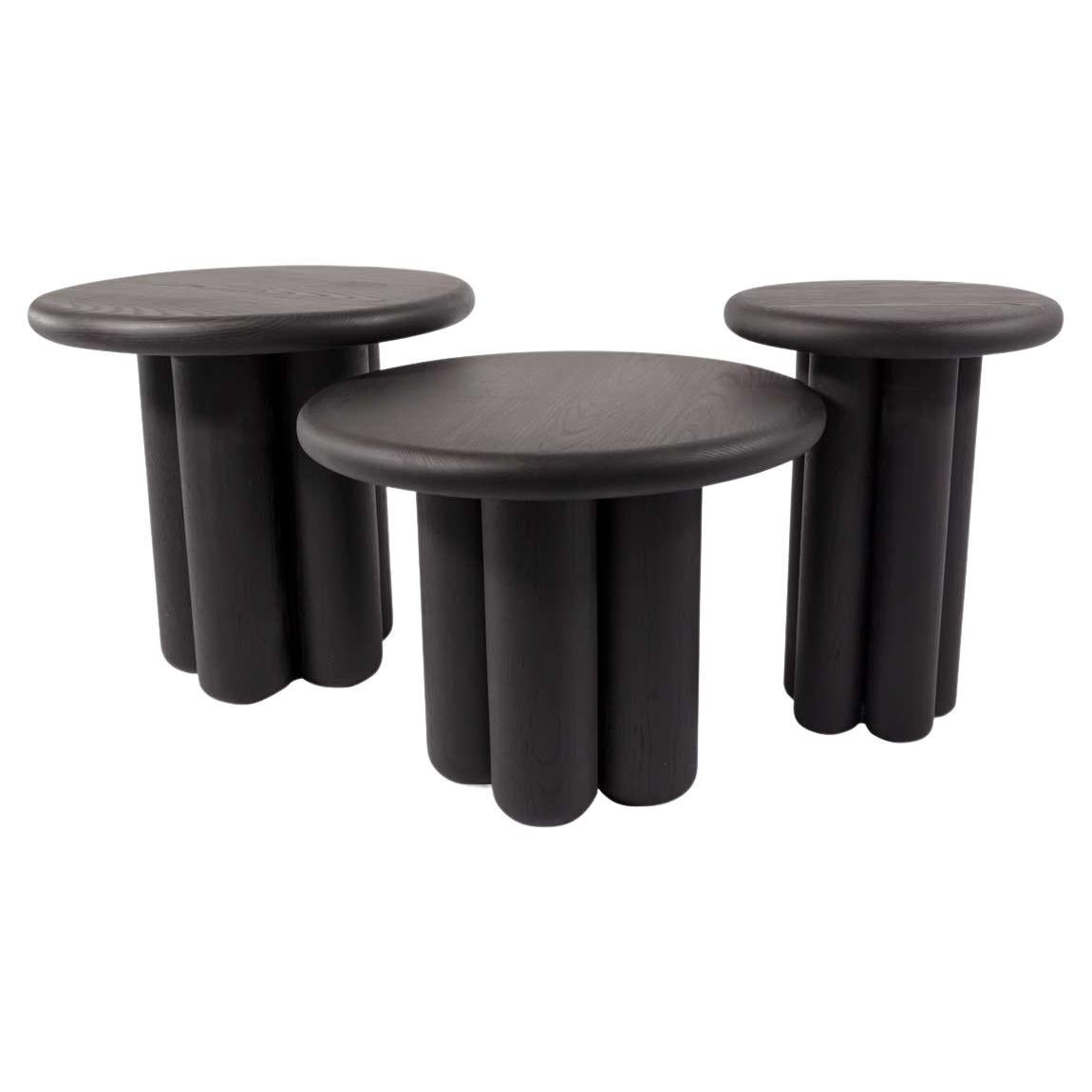 Ina Nesting Beistelltisch aus massiver dunkler Eiche, Ina, 13"Dia, von Mary Ratcliffe Studio im Angebot