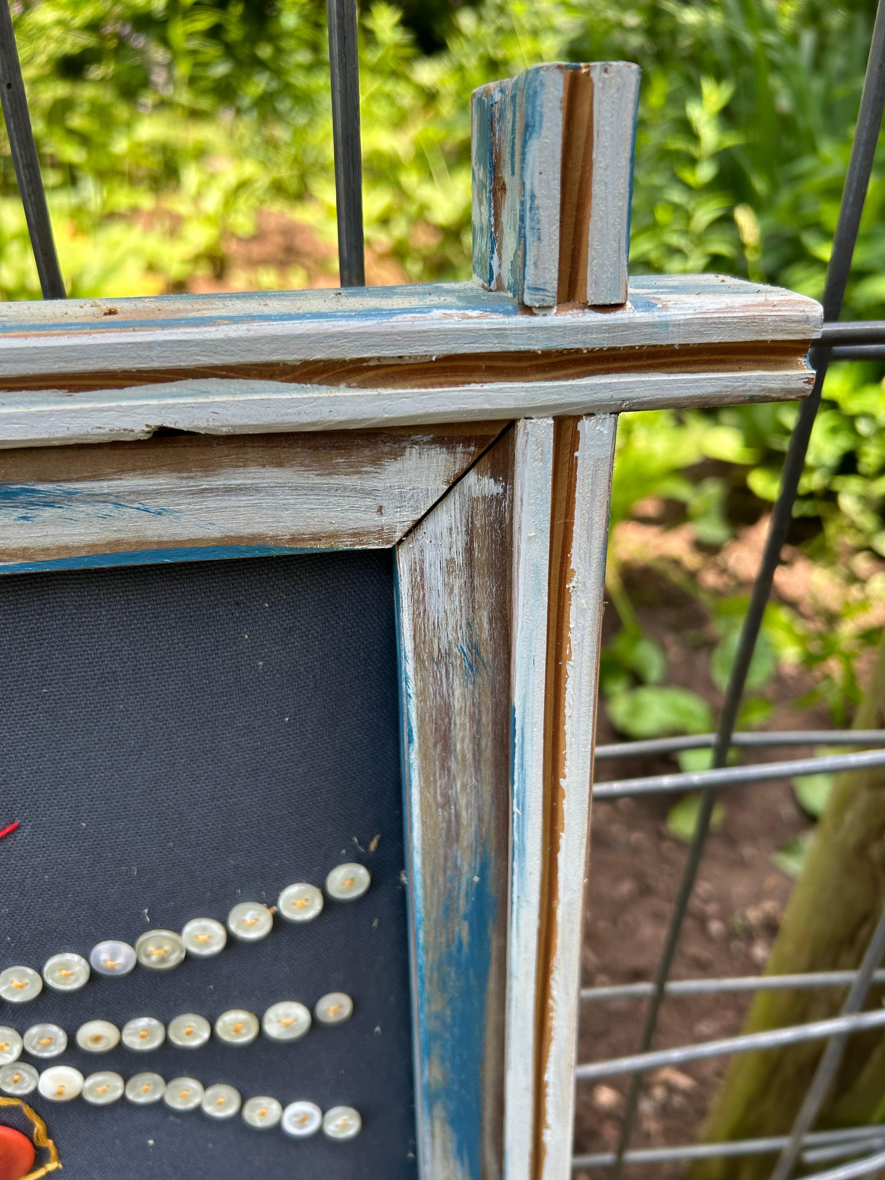 Mary Teeter Maine Folk Art von Leuchtturm mit Knöpfen (Stoff)