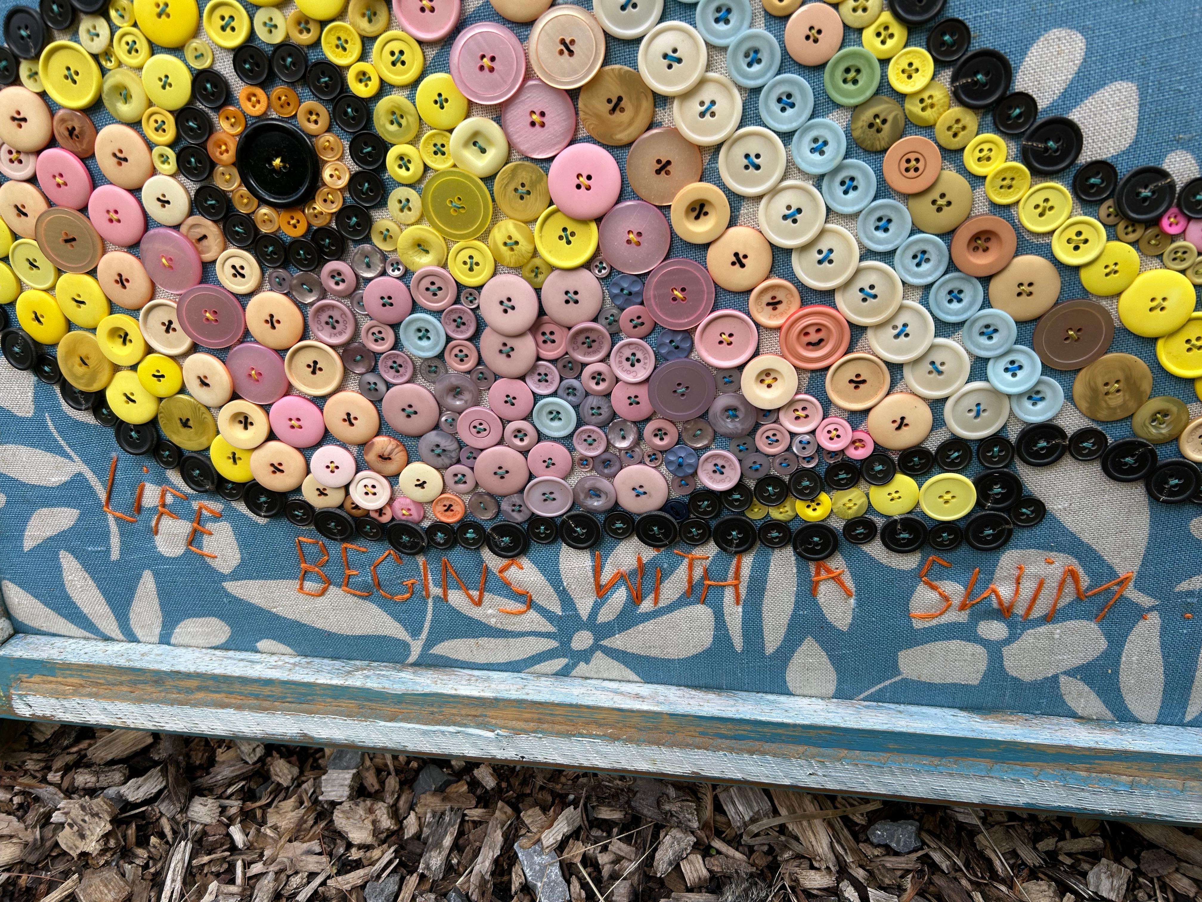 Américain Mary Teeter Maine Artiste autodidacte Bouton Art du poisson en vente