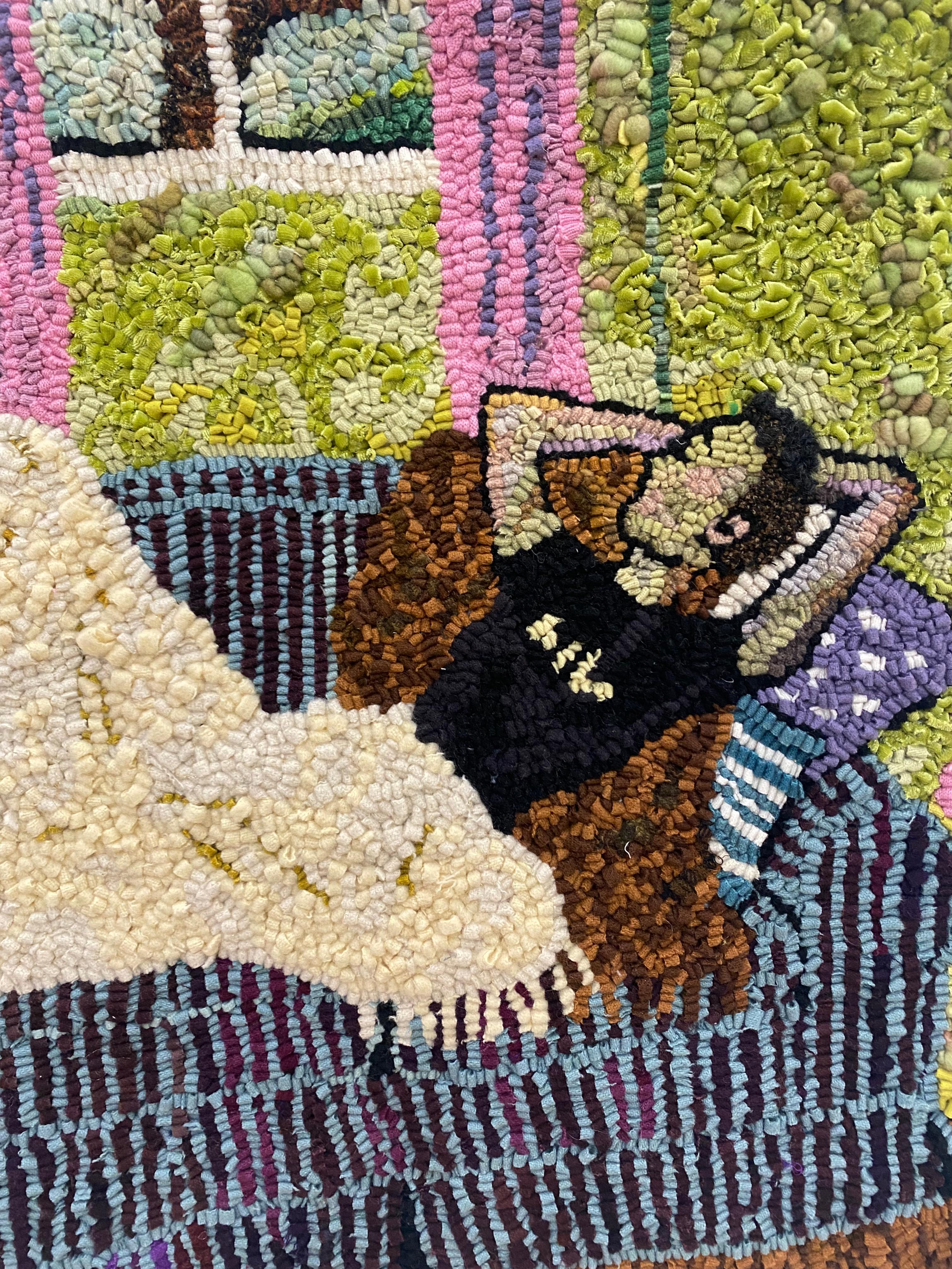Nap-Serie Zwei, Inneneinrichtung, Figur auf blauer Kommode, schwarzer Hund, grünes Zimmer (Zeitgenössisch), Painting, von Mary Tooley Parker