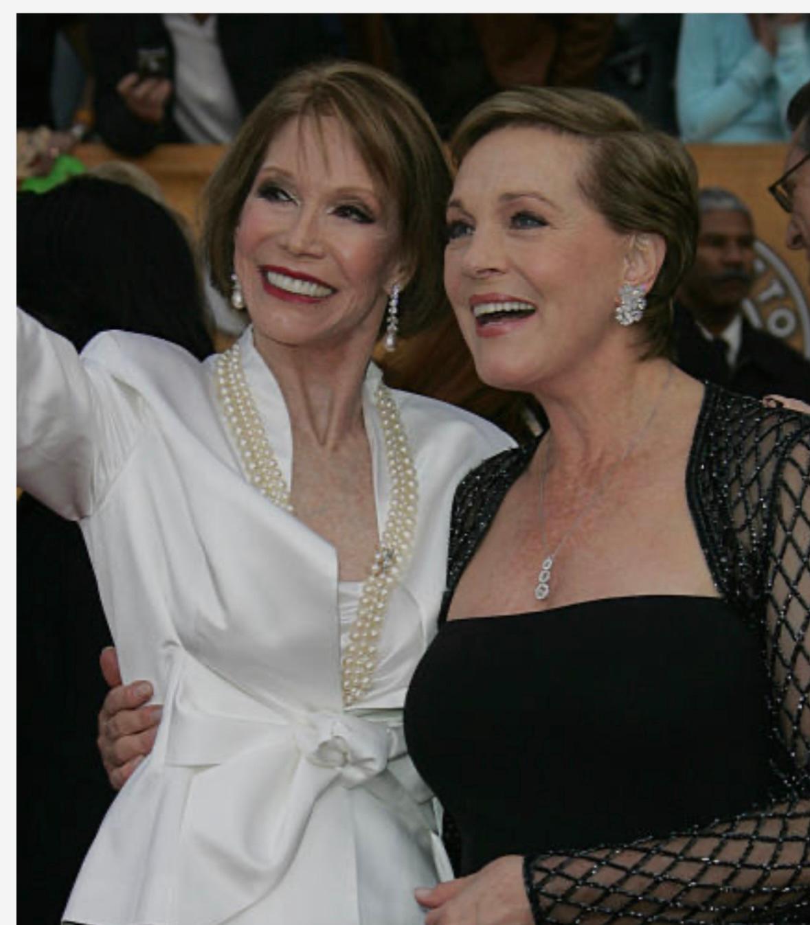 Orecchini Mary Tyler Moore con foto Orecchini con perle finte da 2,25