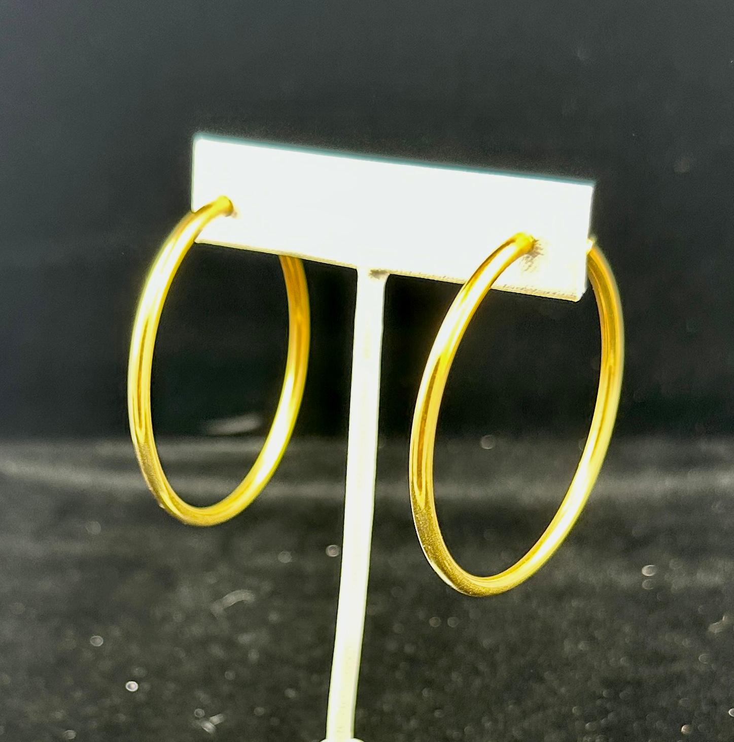 Mary Tyler Moore Personal Hoop-Ohrringe mit Fotos 14 Karat Gold 2 Zoll im Angebot 5