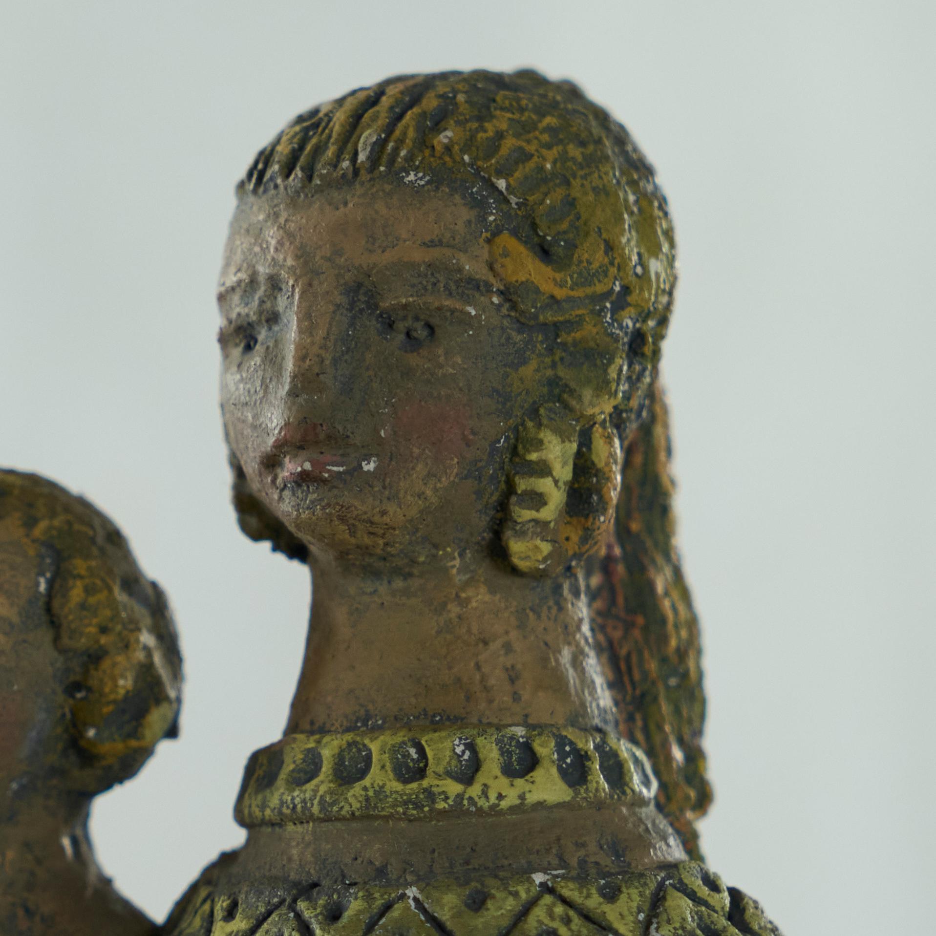 Maria mit Kind Skulptur aus Ton Frühes 20. Jahrhundert im Zustand „Gut“ im Angebot in Tilburg, NL