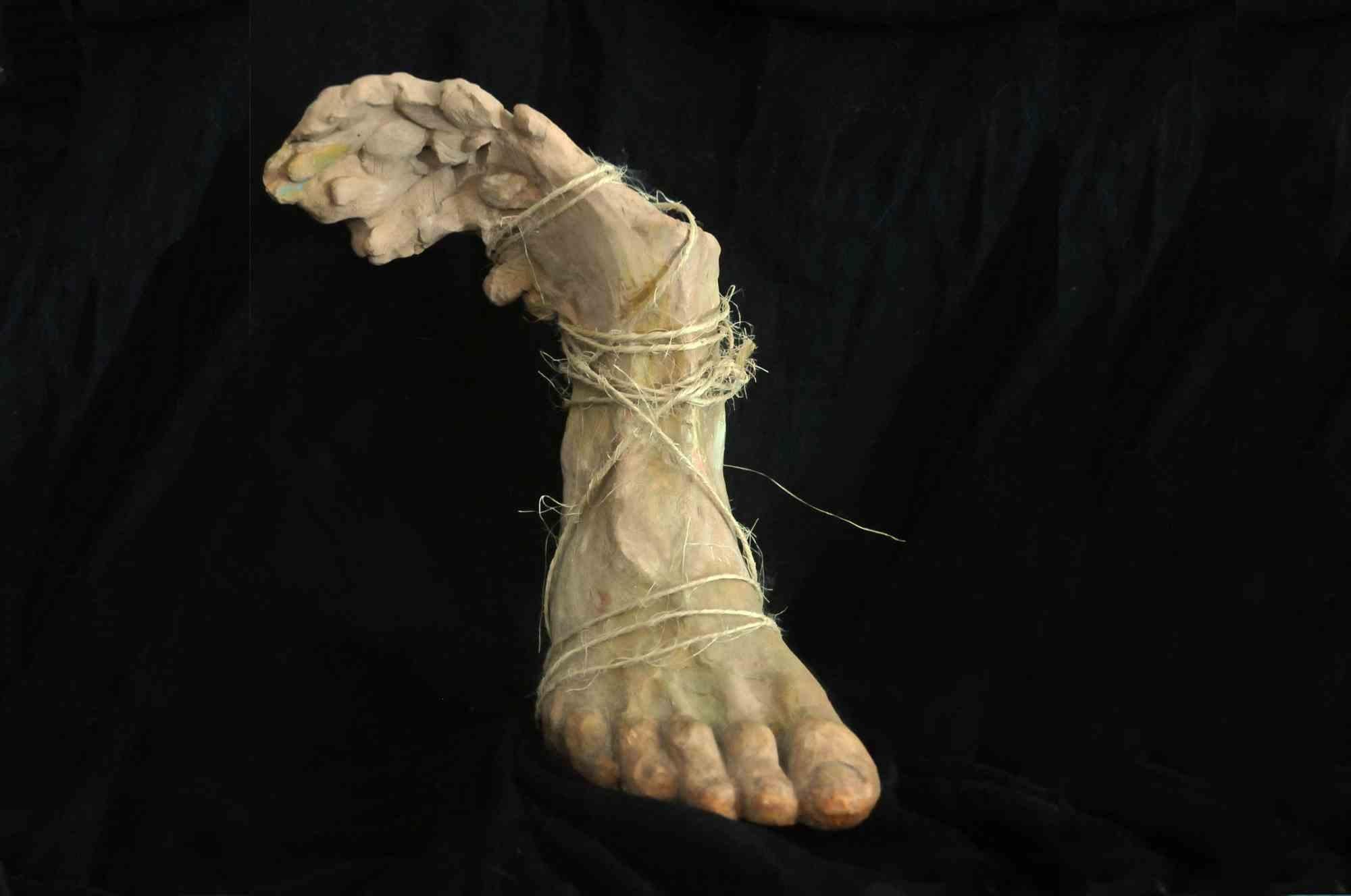 Le pied ailé est une œuvre d'art moderne réalisée par Maryam Pezeshki  en 2007.

Sculpture en terre cuite.

Titre original : Piede alato

 

Maryam Pezeshki  est né à Téhéran le 18 août 1977. Elle a commencé à peindre à l'âge de trois ans. Son