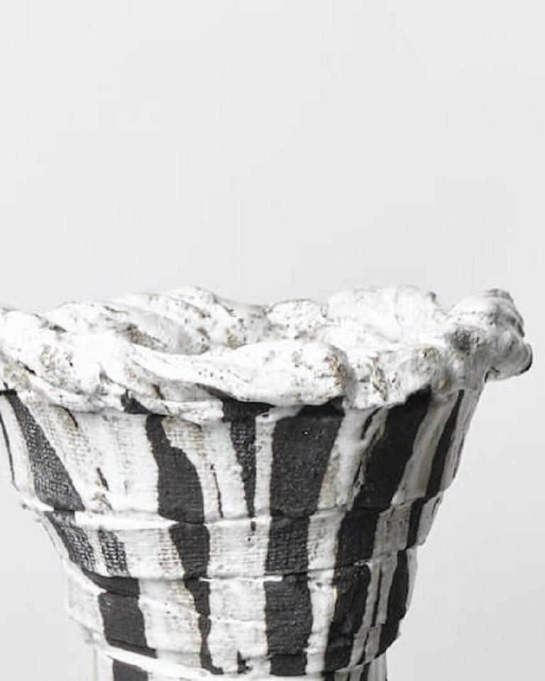Maryanne Nicholls, Gran vasija en blanco y negro en Excelente estado para la venta en London, GB