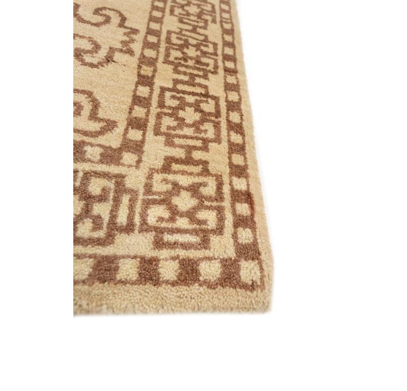 Mid-Century Modern Maryul Soft Gold & Tawny Brown 180x270 cm Handknotted Rug For Sale