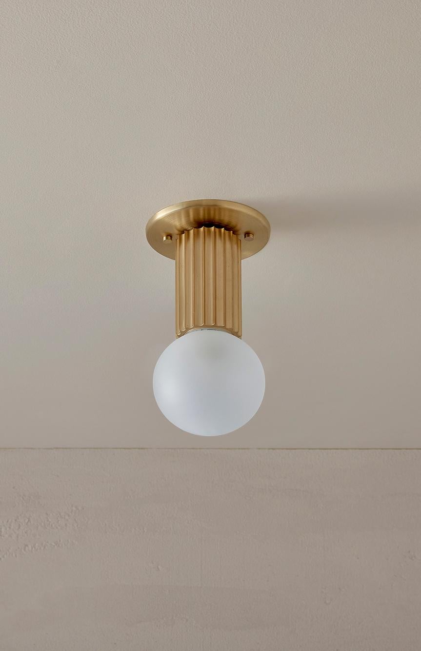 The Attalos Ceiling Light, Slim Base Junction Box Adapter is part of Marz Designs’ Attalos range and in keeping with its stablemates, it retains a classic, sculptural aesthetic echoing ancient Greek architectural forms. Incorporating an LED frosted
