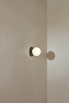 Marz Designs, "Lámpara de superficie Orb, pequeña"