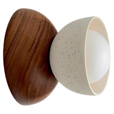 Marz Designs, Terra 00 Oberflächen-Wandleuchter, Keramik und Holzoberfläche