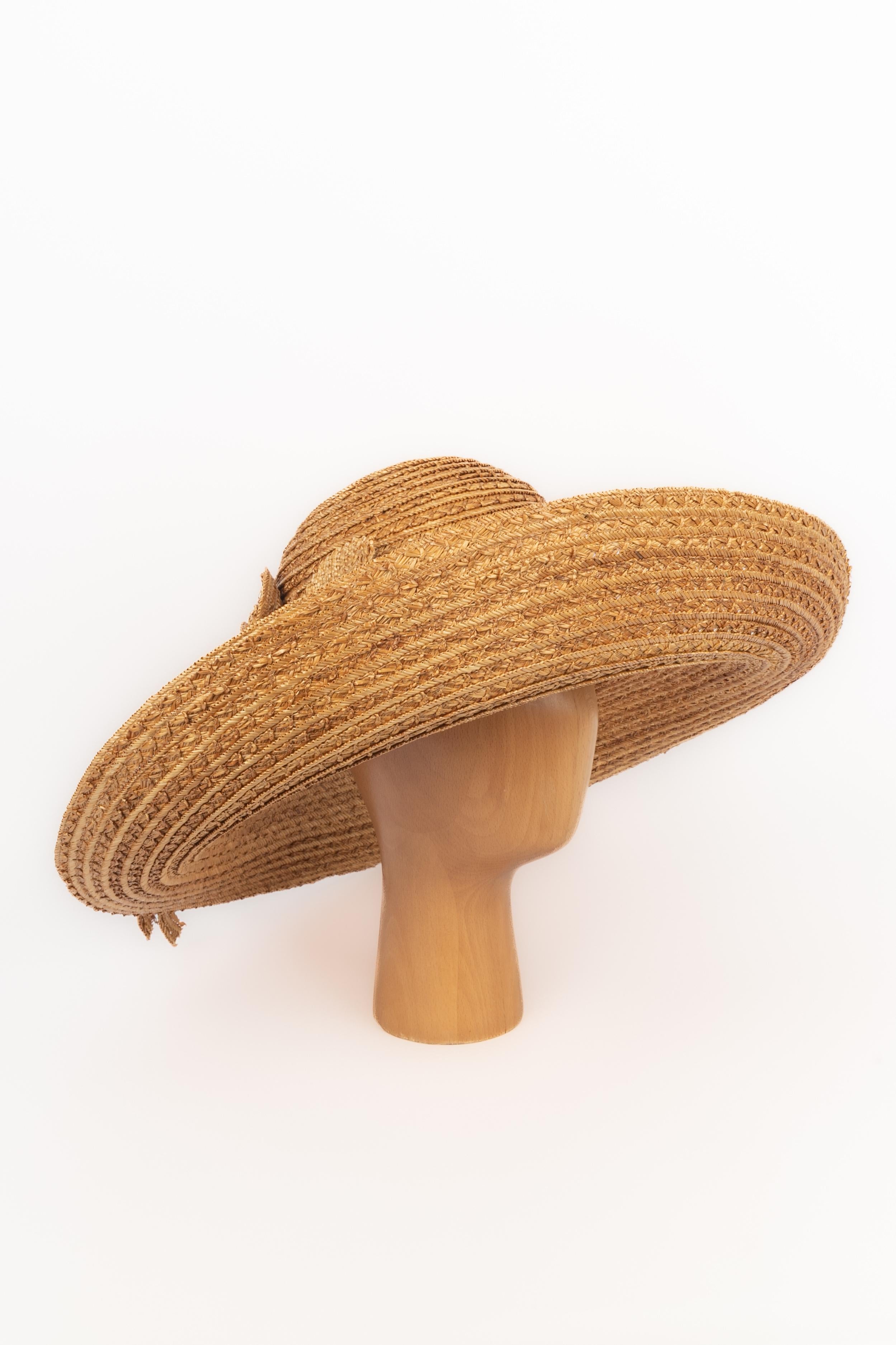 MARZI - (Made in Italy) Cappello di paglia XXL.

Condizioni:
Ottime condizioni

Dimensioni:
Circonferenza della testa: 53 cm

SKU:CHP36


