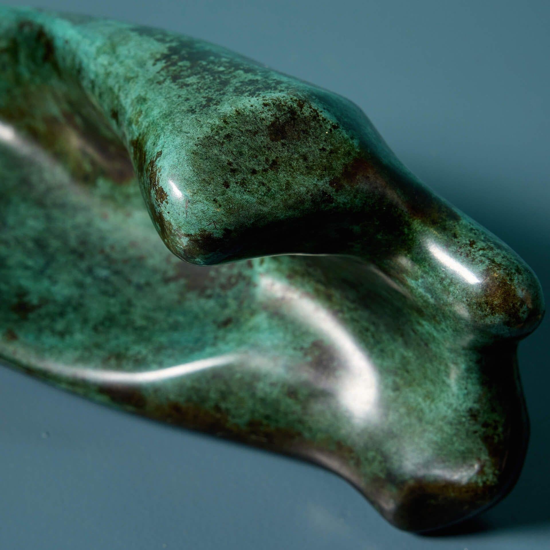 Inglese Scultura di torso ritorto in bronzo di Marzia Colonna in vendita