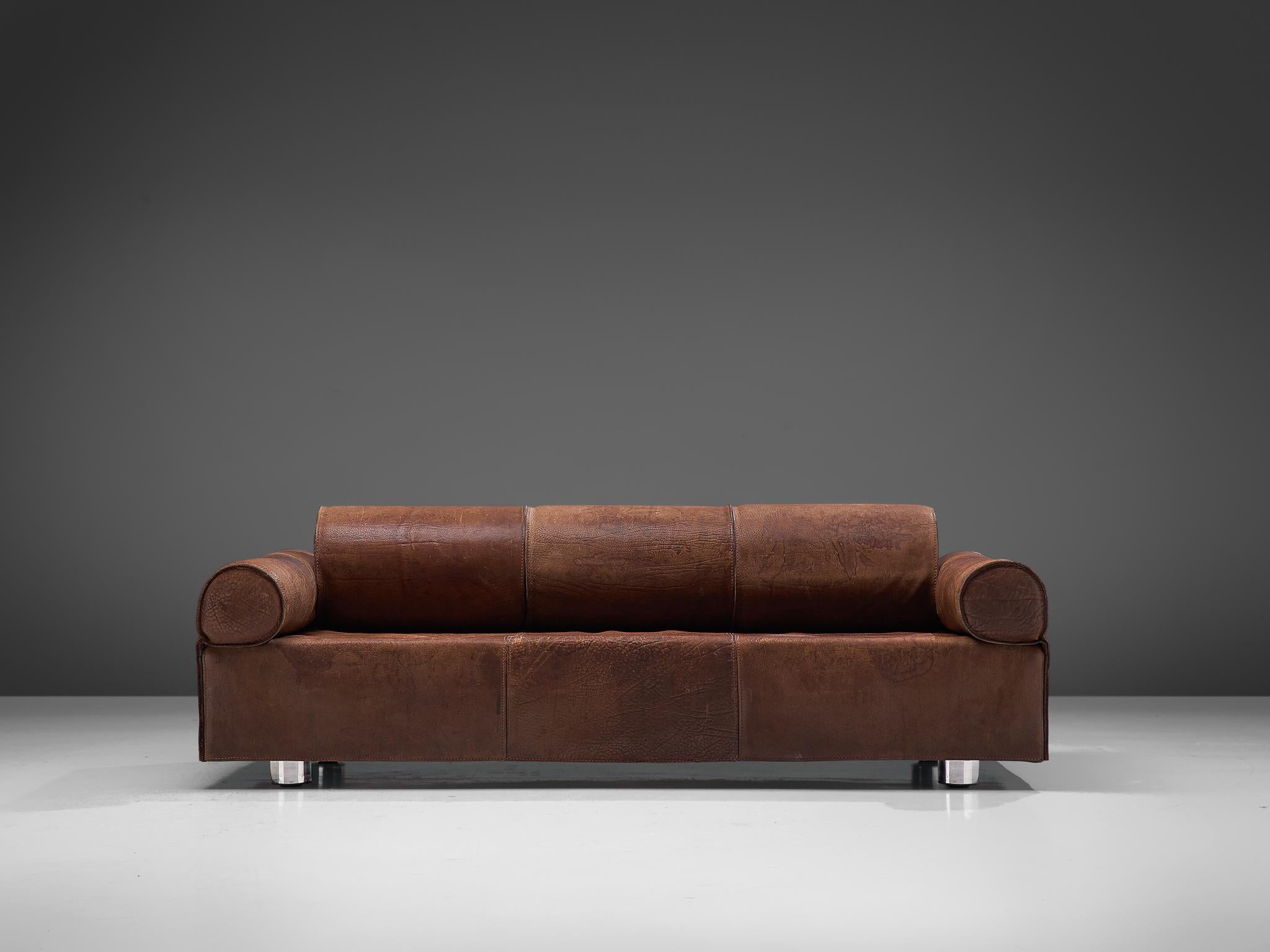 Marzio Cecchi, sofa, leather and metal, by Italy, 1970s 

Rare daybed by Italian designer Marzio Cecchi. This sofa is made of thick dark brown buffalo leather. An admirable patina is visible on the leather. Traces of age and use has created a