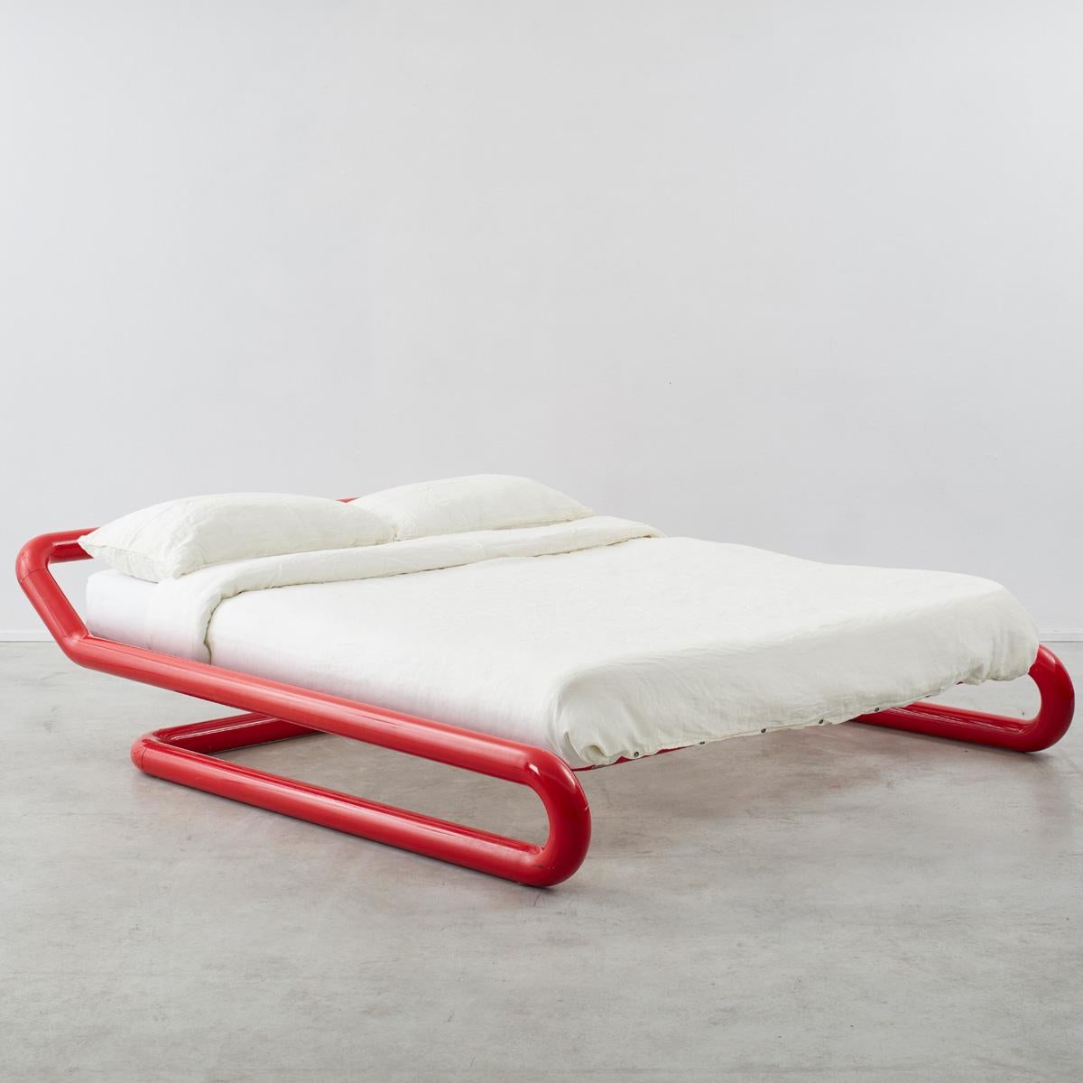 Enameled Marzio Cecchi cantilevered bed frame for Studio Most, Italy, 1960s