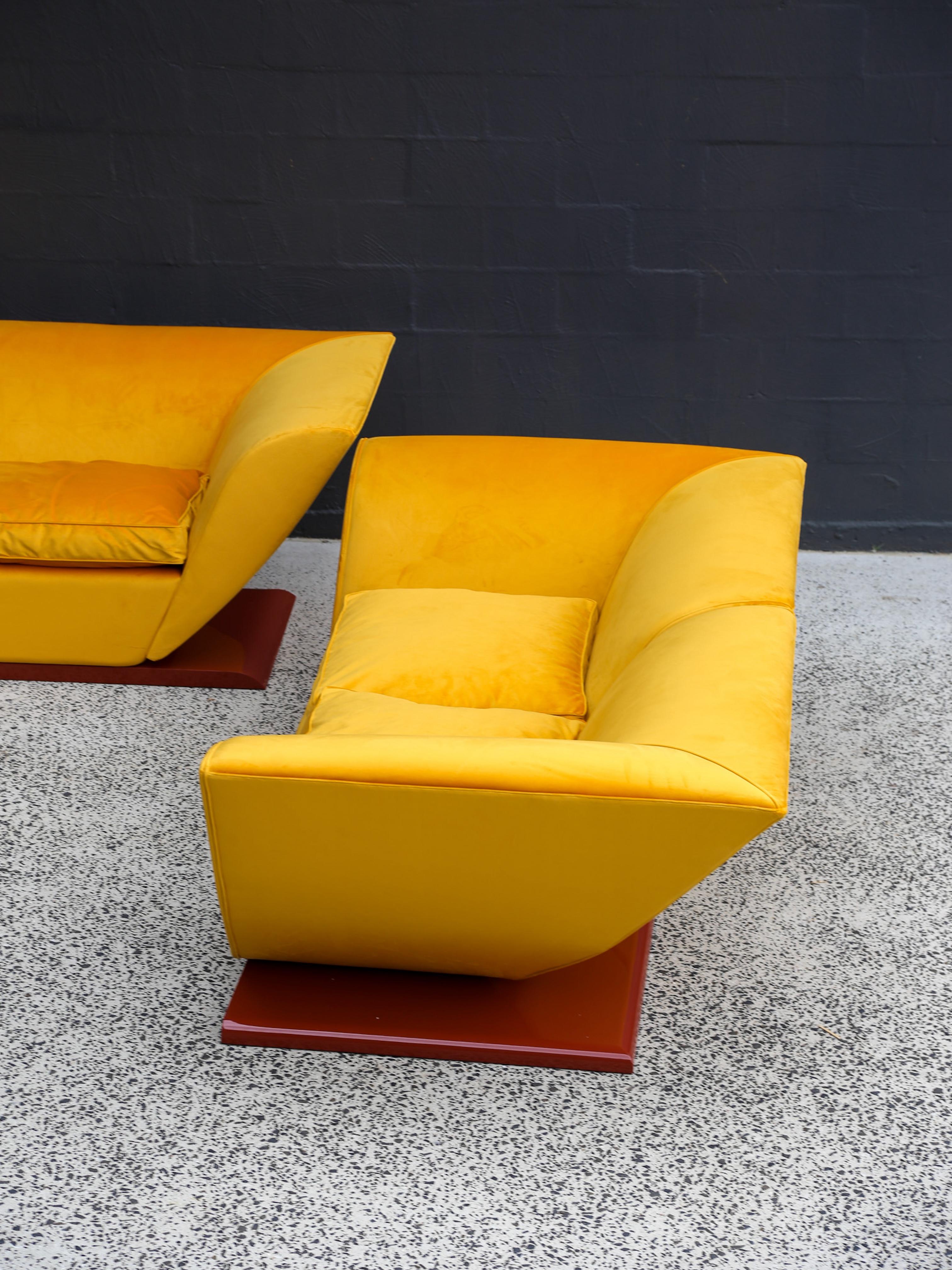 Marzio Cecchi Custom Floating Five Seater Sofa in Mustard Yellow Velvet For Sale 7