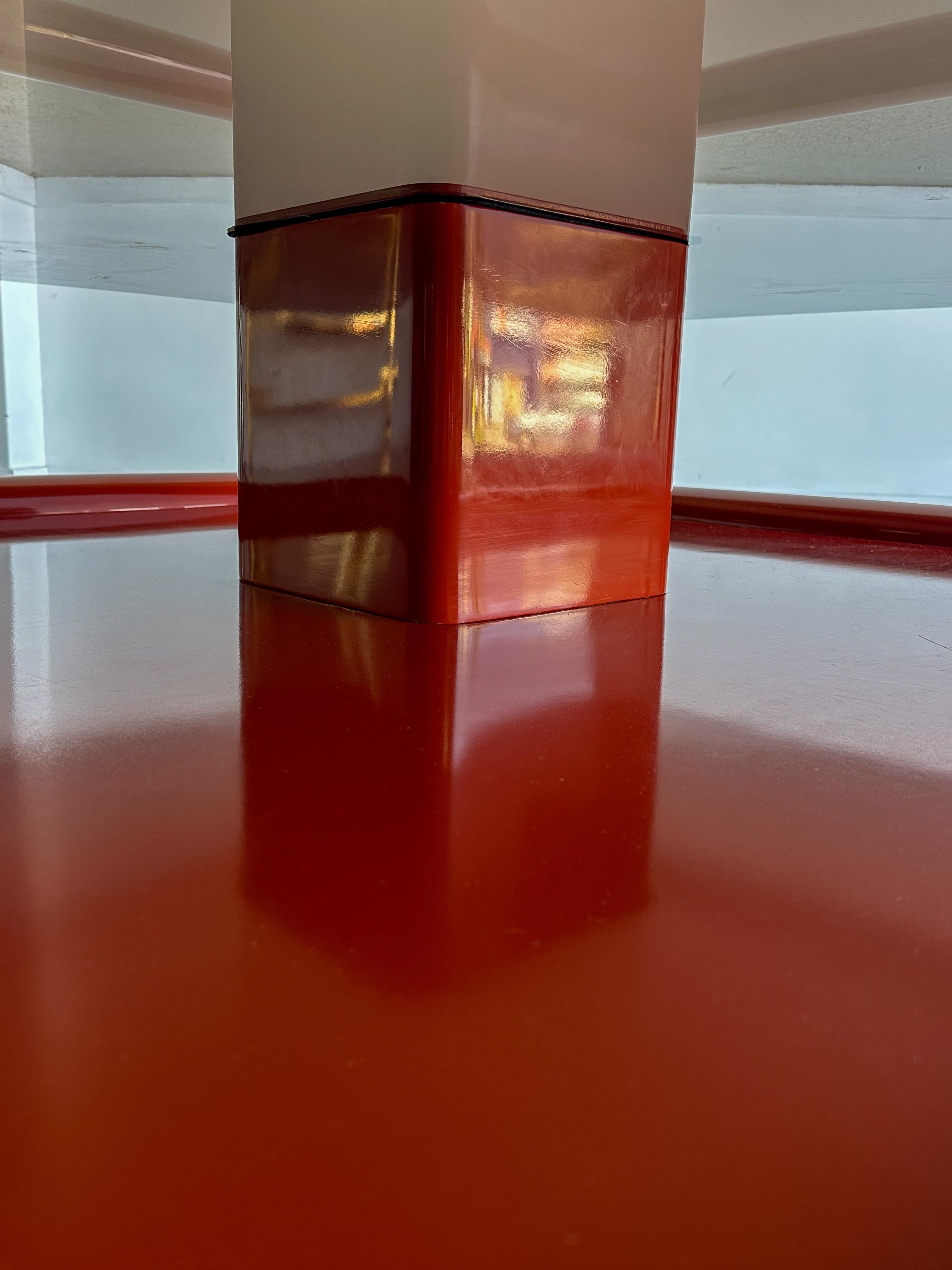 Table basse flottante carrée en verre fumé de Marzio Cecchi pour Studio Most Dark  en vente 1