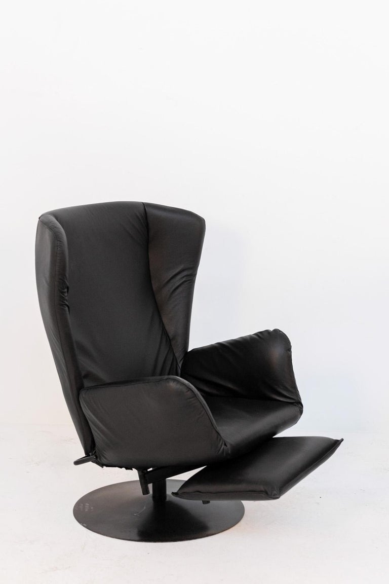Marzio Cecchi Pair of Black Leather Armchairs For Sale 3