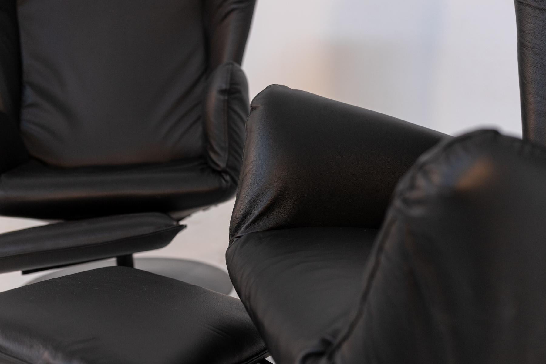 Pareja de sillones italianos de cuero negro en Bueno estado para la venta en Milano, IT