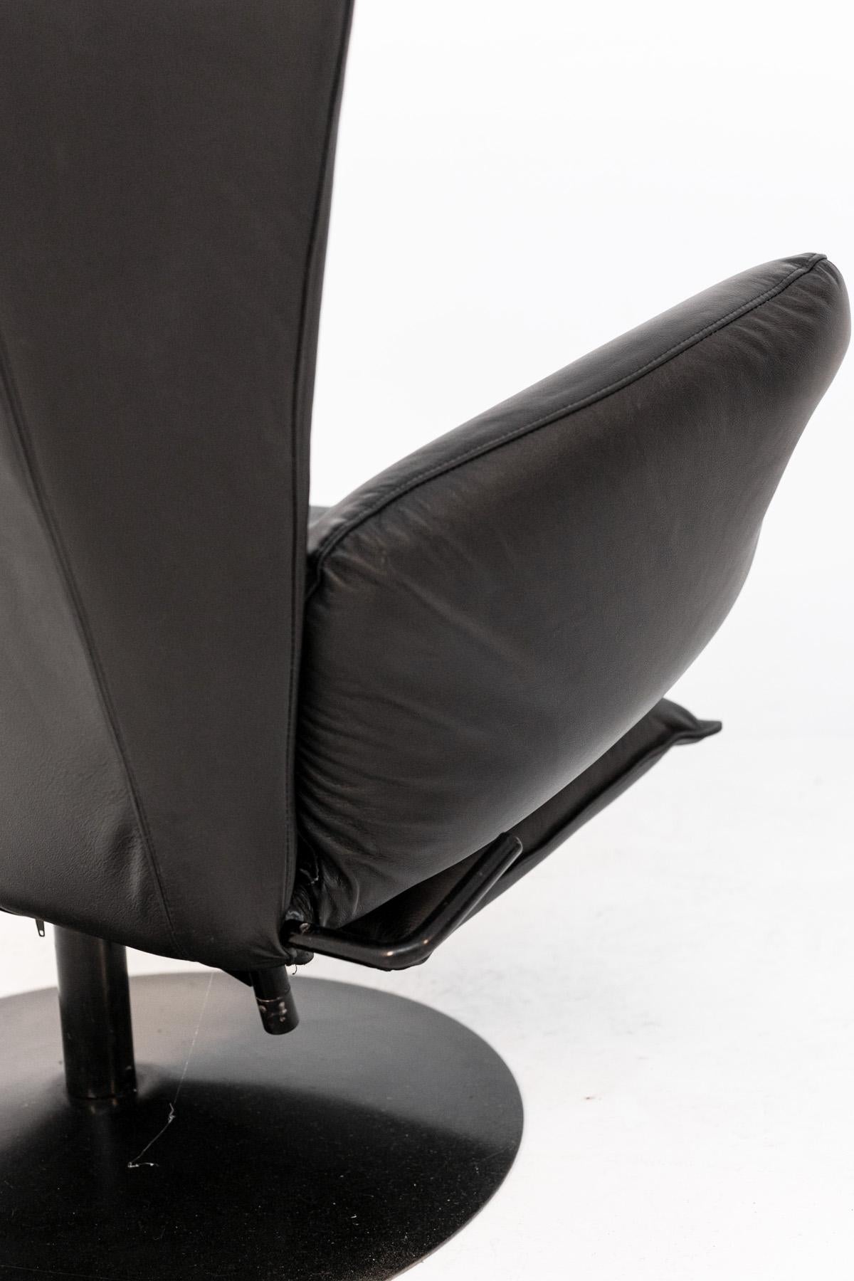 Paire de fauteuils italiens en cuir noir  en vente 2