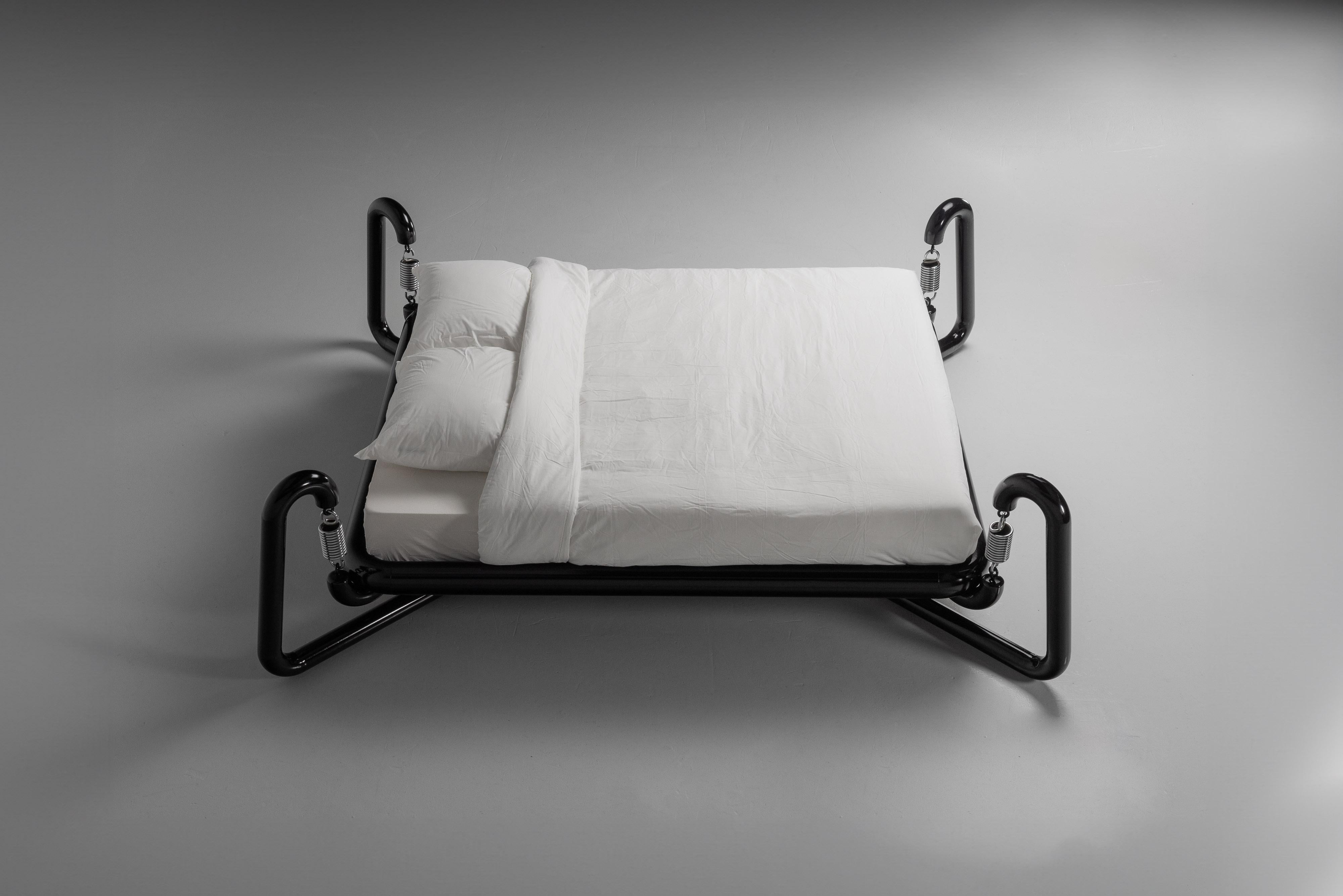 Letto a molle Marzio Cecchi edizione Studio Most Italia 1974 in vendita 3