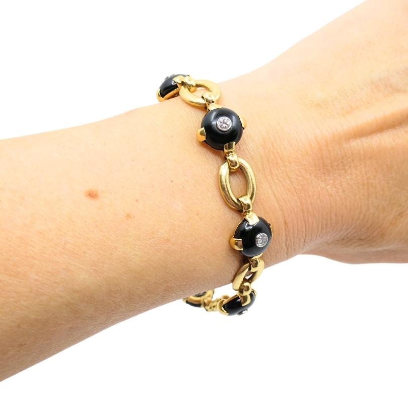 Taglio misto Marzo Paris Bracciale in oro 18 carati con diamanti e onice in vendita