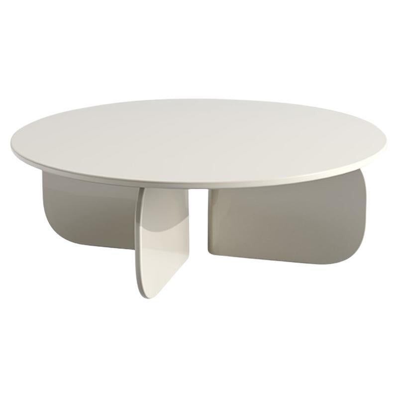 Mas Couchtisch in Beige, glänzend lackiert und von Hermhaus
