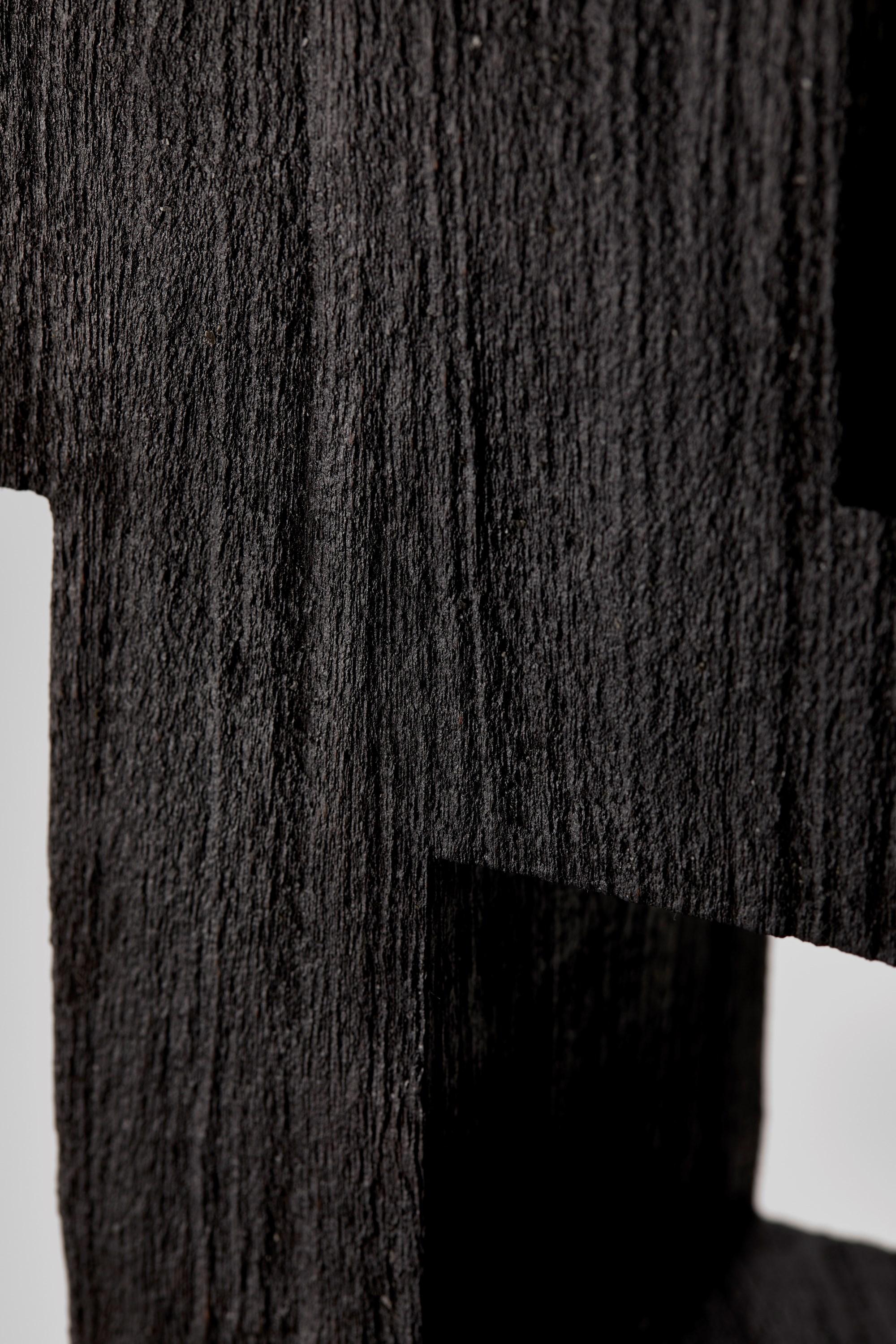 Masai 0,1, abstraktes figuratives Kunstwerk aus schwarz-weißem Sapele-Holz von Donald Baugh im Zustand „Neu“ im Angebot in London, GB