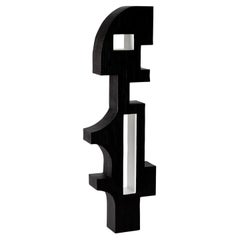 Masai 0.1, obra de arte abstracta figurativa en madera de sapeli en blanco y negro de Donald Baugh