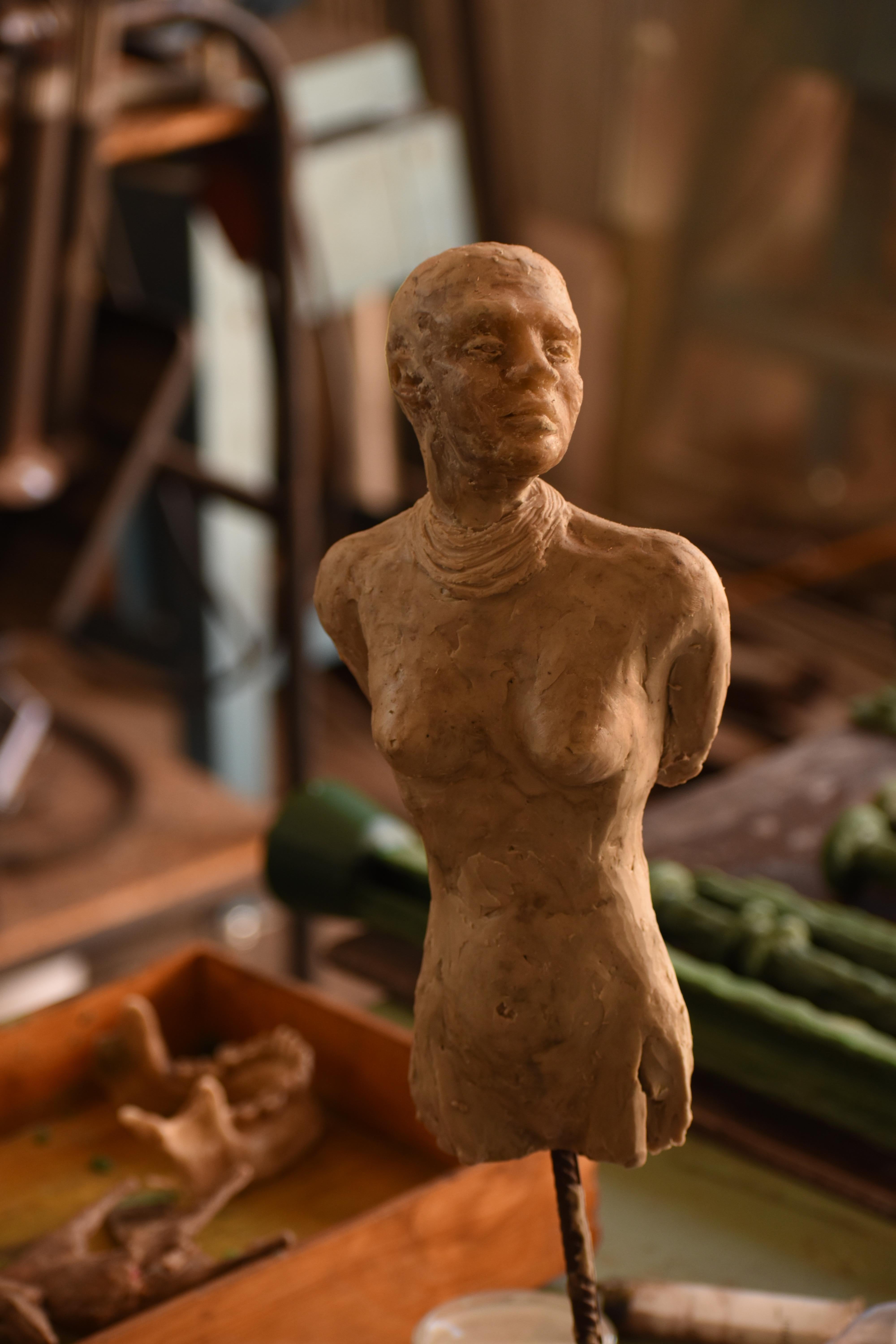 Ragazza Masai - Scultura africana in bronzo In condizioni Nuovo in vendita a Pretoria, Gauteng