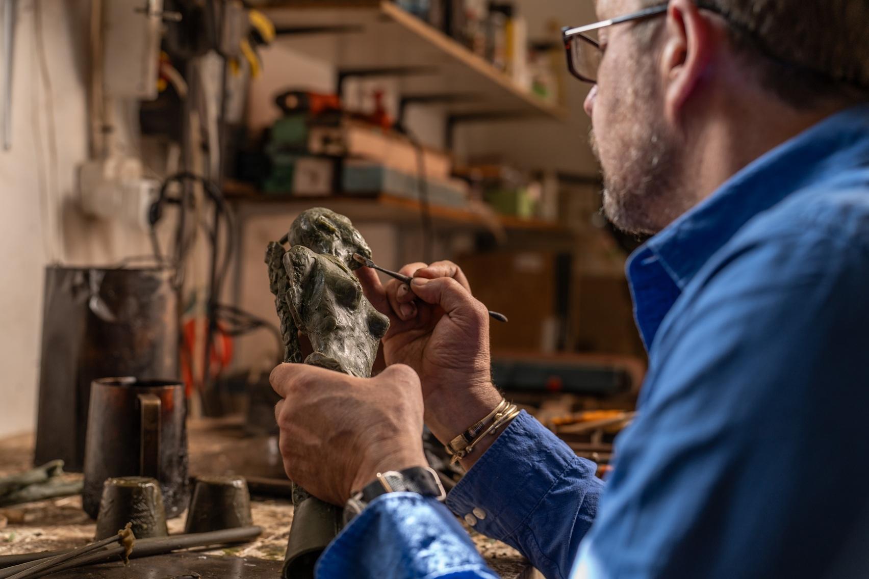 XXI secolo e contemporaneo Ragazza Masai - Scultura africana in bronzo in vendita