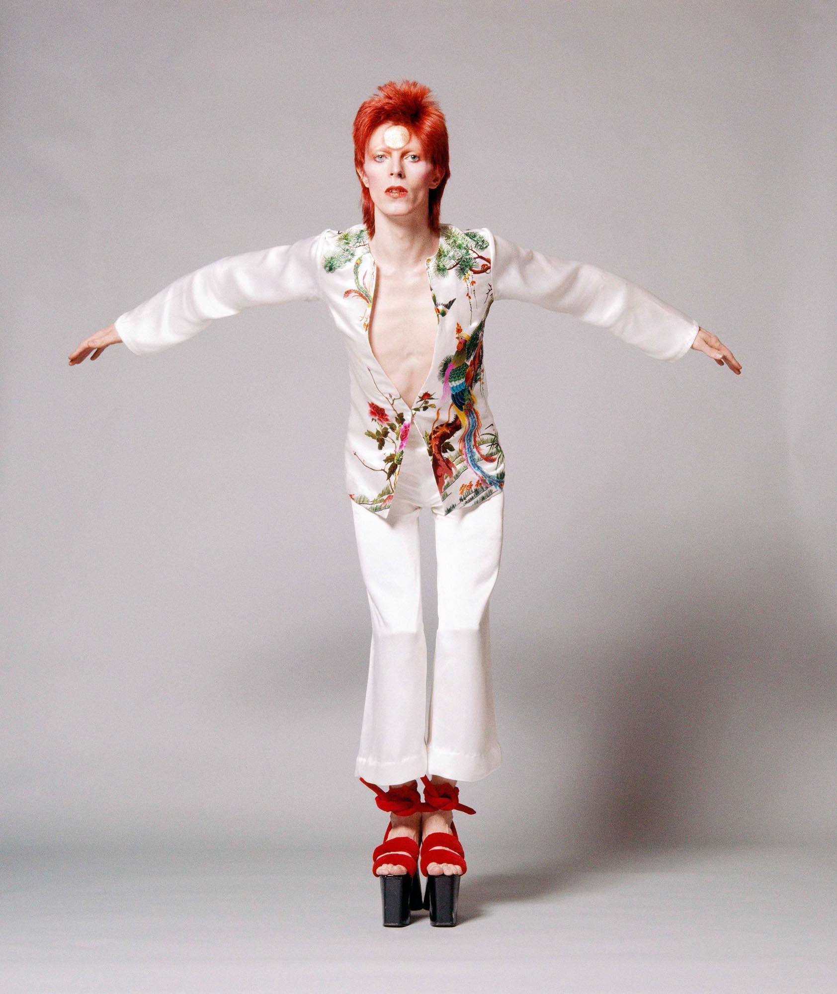 Masayoshi Sukita Color Photograph – David Bowie Starman von Sukita