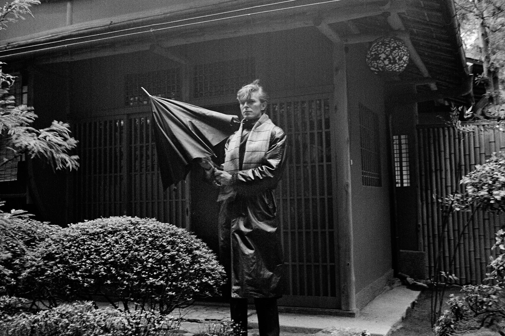 Masayoshi Sukita Portrait Photograph – „Dasselbe alte Kyoto“ von Sukita von David Bowie