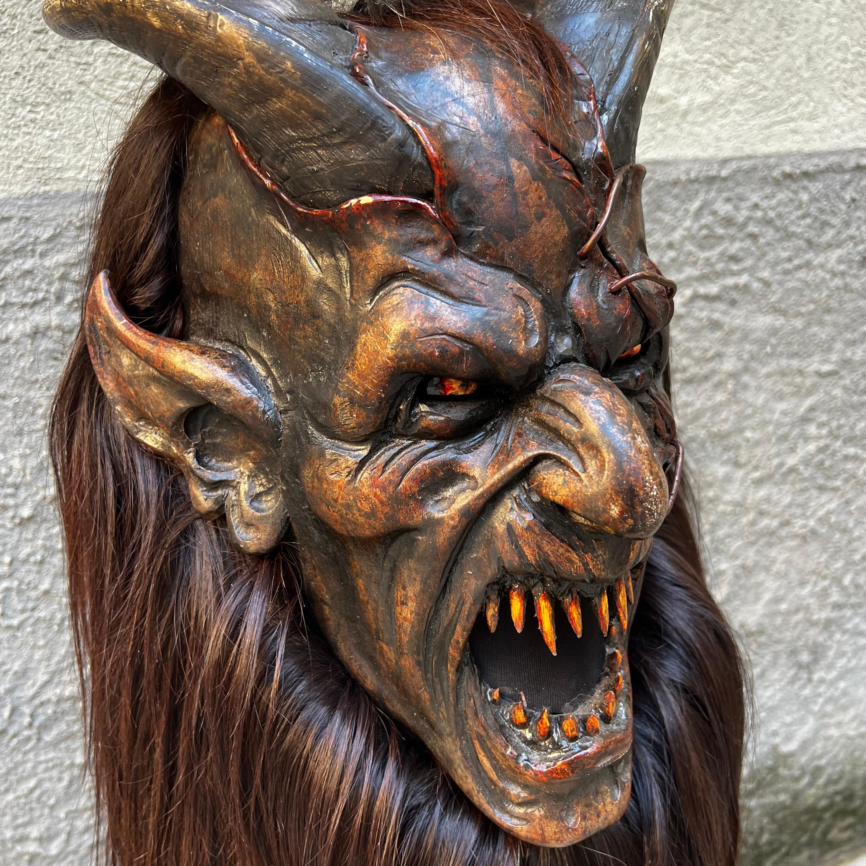 Moderno Maschera (UNICA) da Krampus in Legno Intagliato e Pelo Caprino - di Luca Pojer