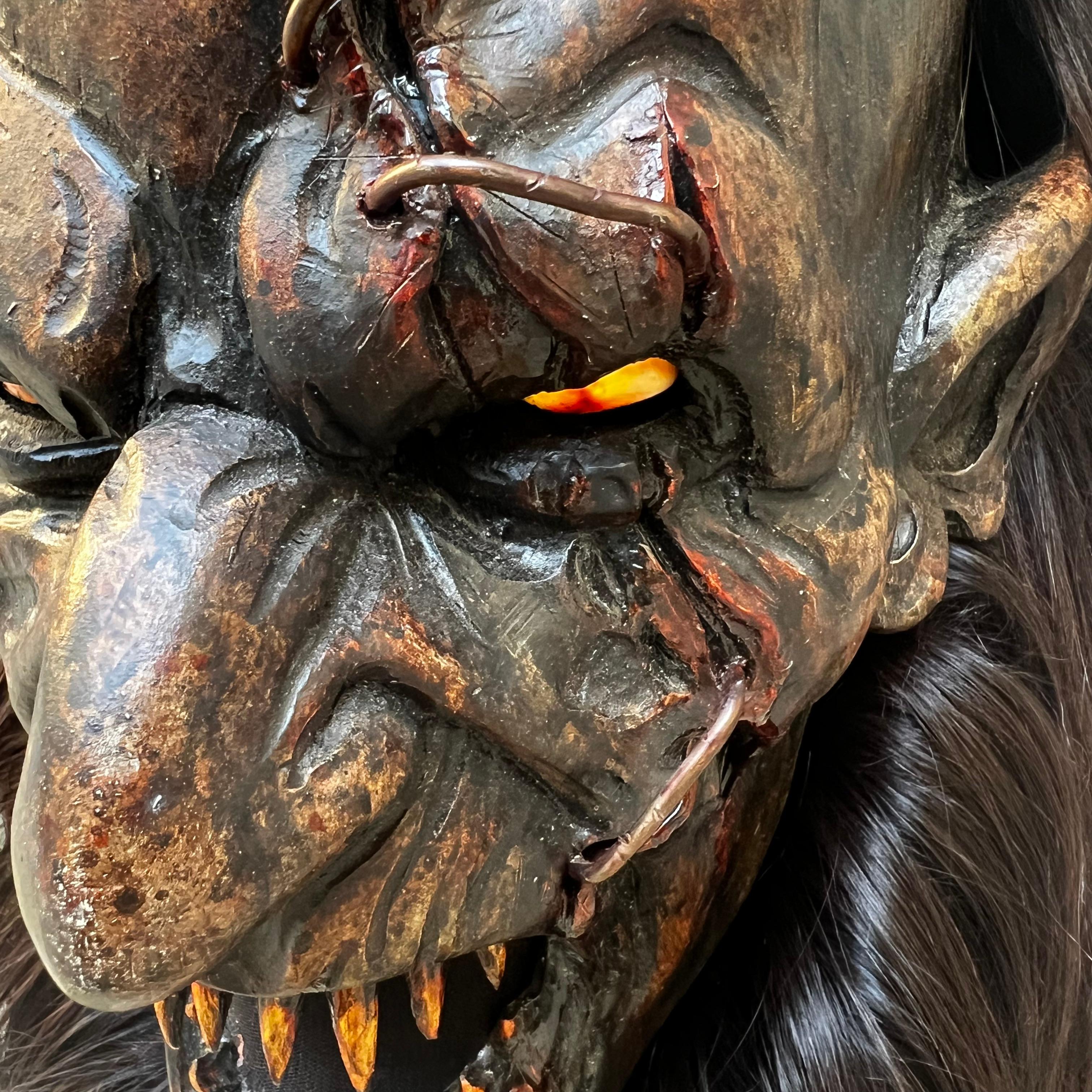 Maschera (UNICA) da Krampus in Legno Intagliato e Pelo Caprino - di Luca Pojer In condizioni ottime a Milano, IT