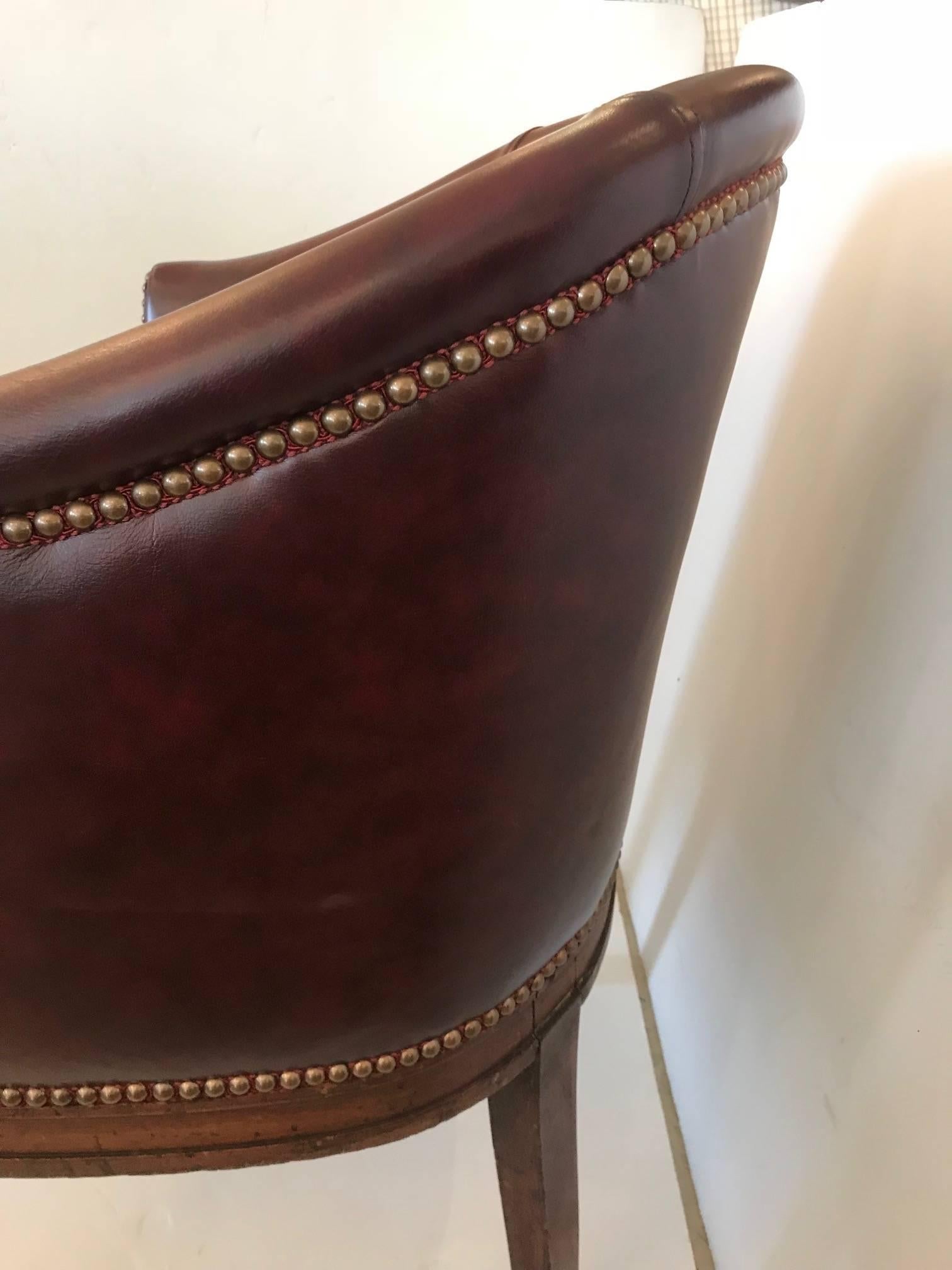 Masculine Antique English Barrel Back Leather Tub Chair In Excellent Condition In Hopewell, NJ